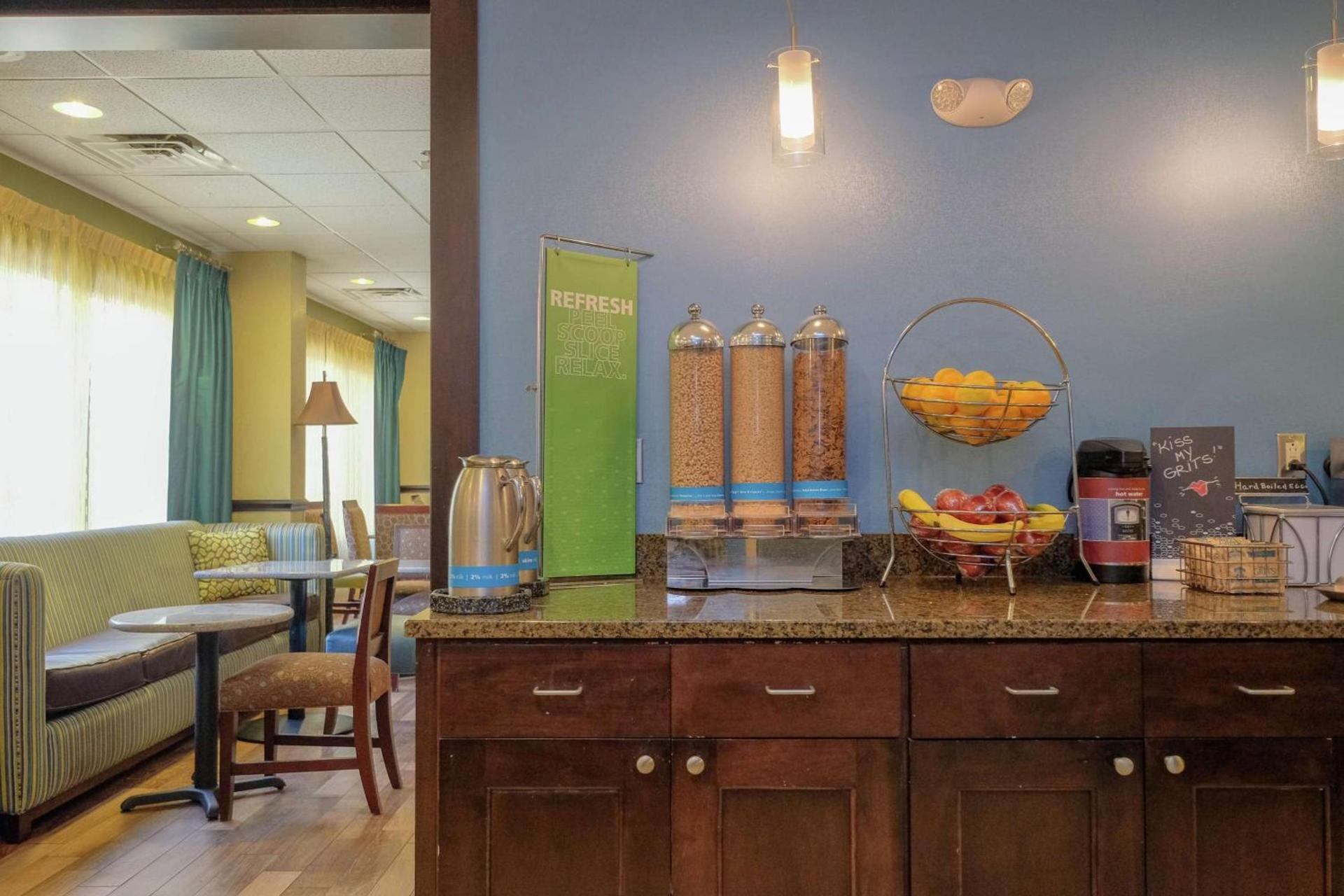 Hampton Inn Edenton photo 9