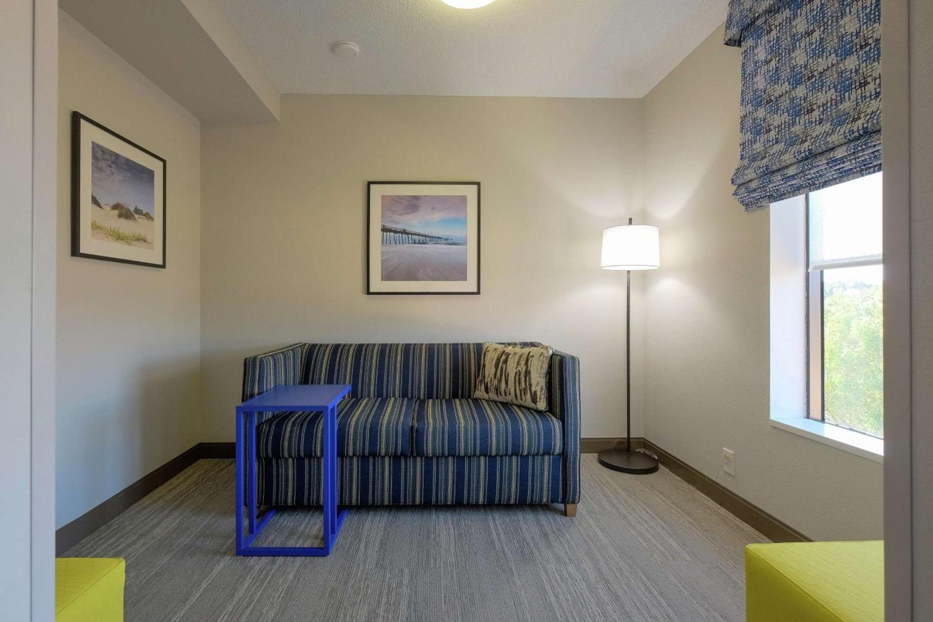 Hampton Inn Edenton photo 16