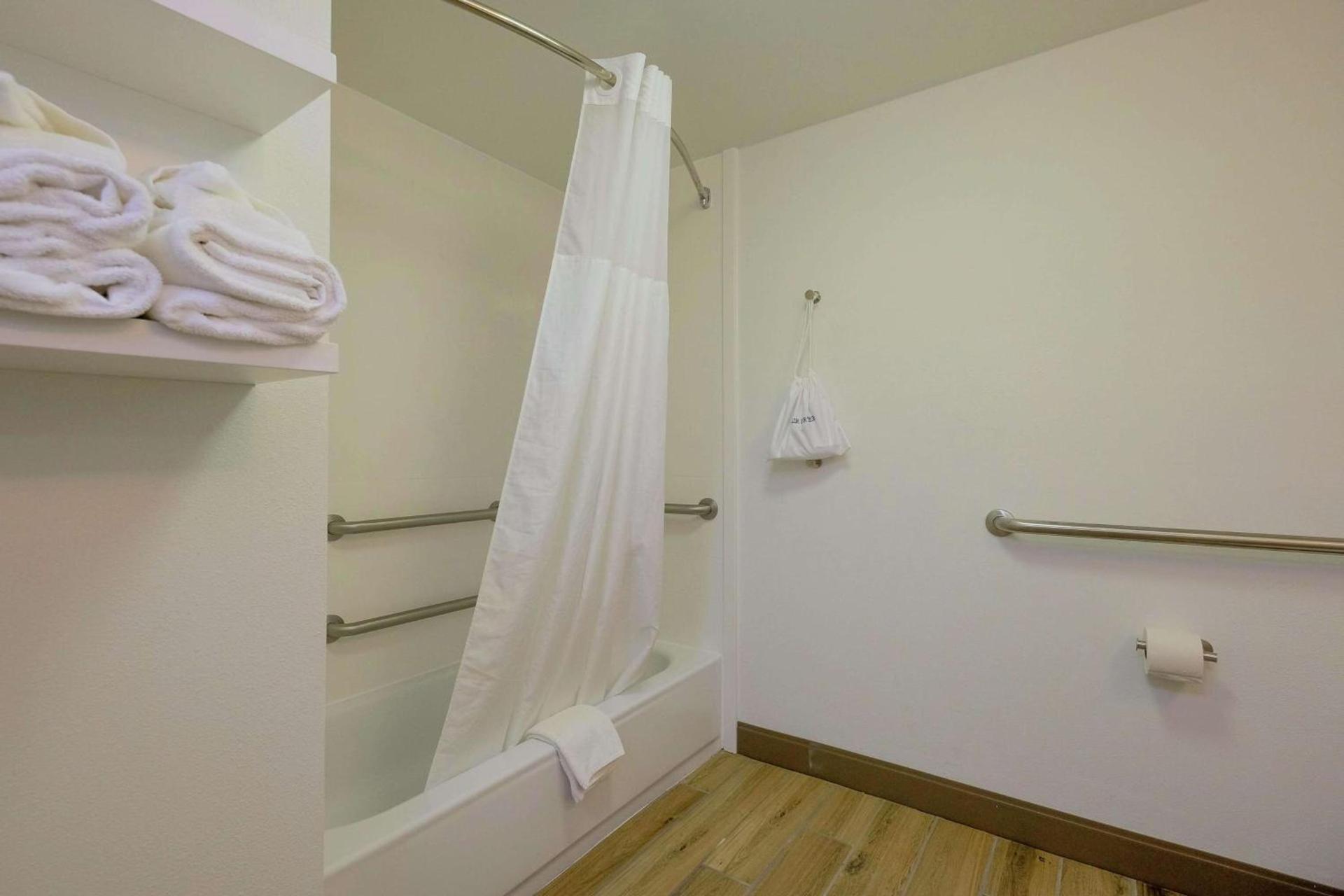 Hampton Inn Edenton photo 47