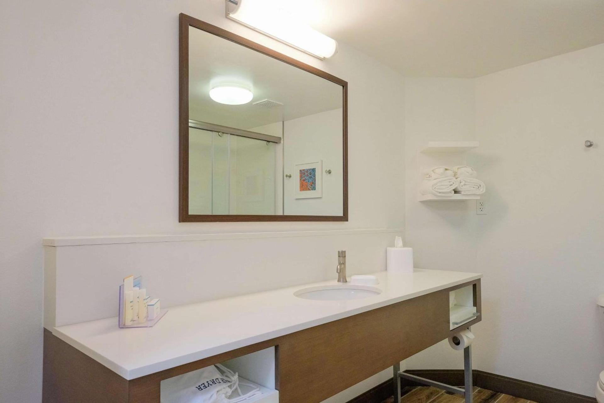 Hampton Inn Edenton photo 53