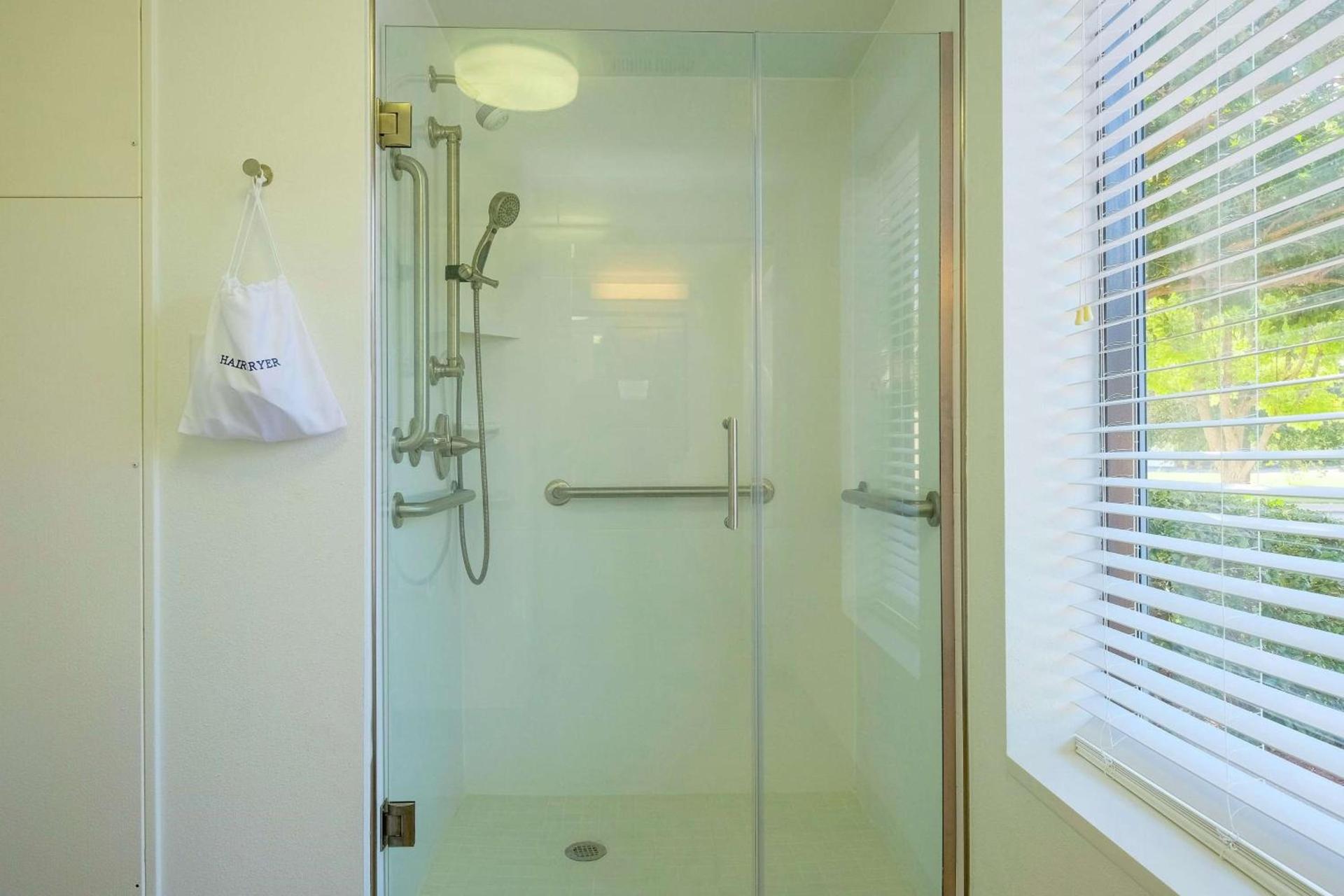 Hampton Inn Edenton photo 58