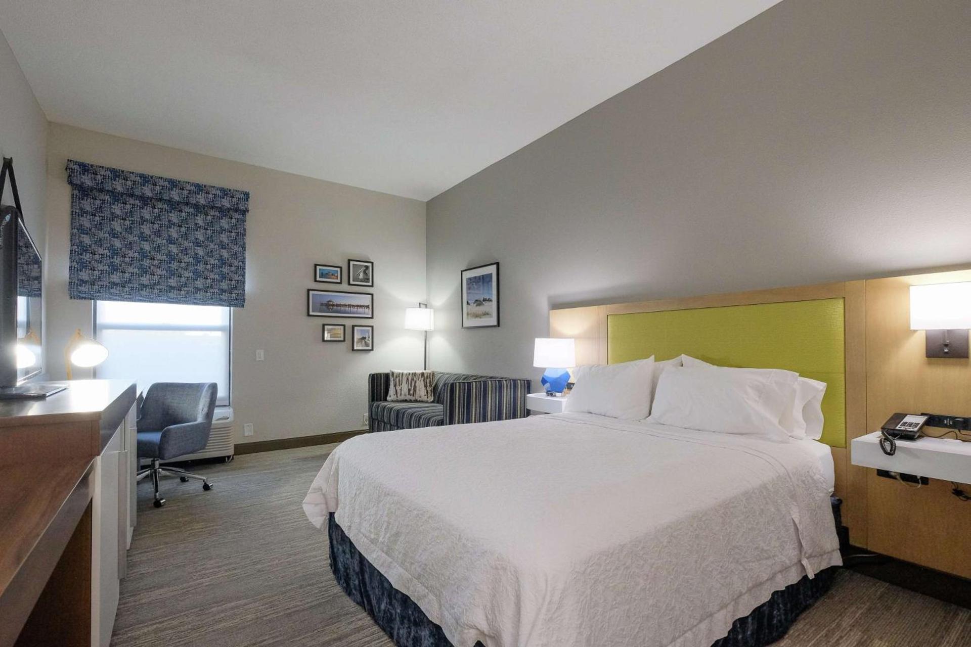 Hampton Inn Edenton photo 64