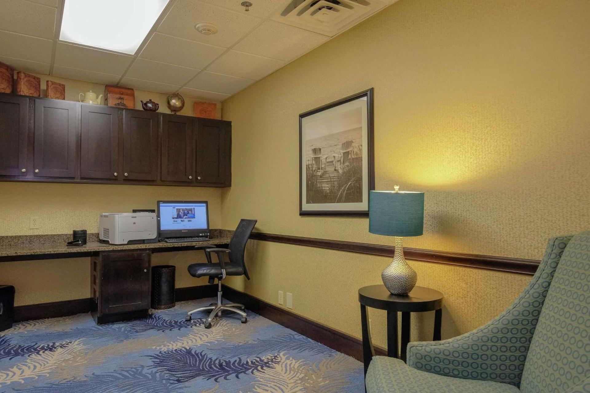 Hampton Inn Edenton photo 68