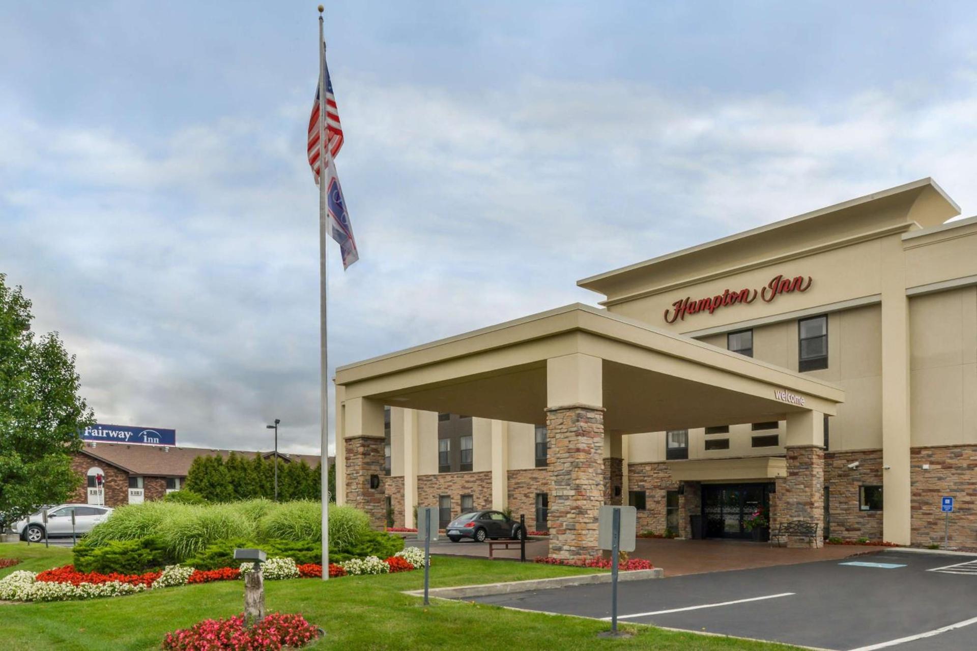 Hampton Inn Elkhart photo 2