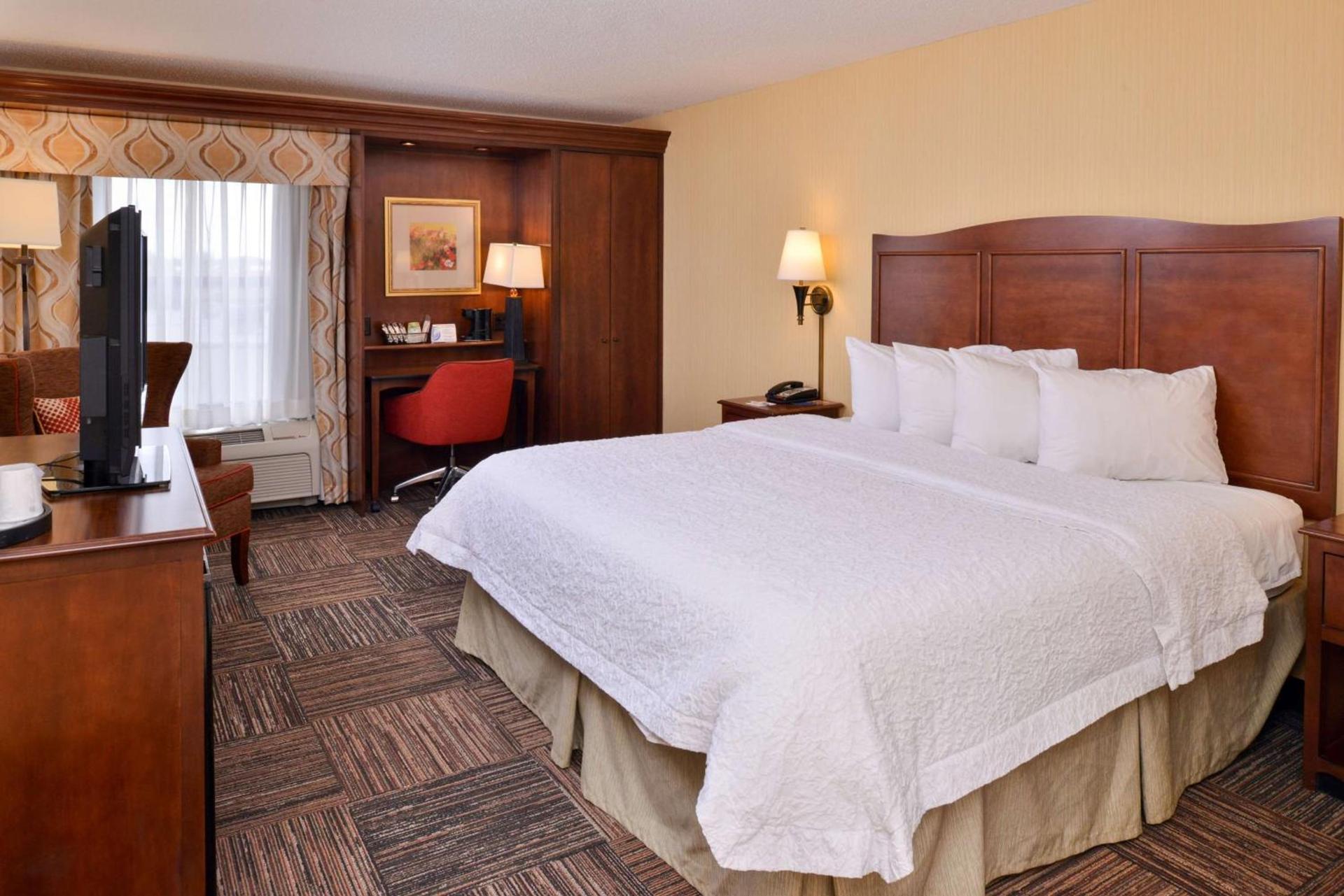 Hampton Inn Elkhart photo 13