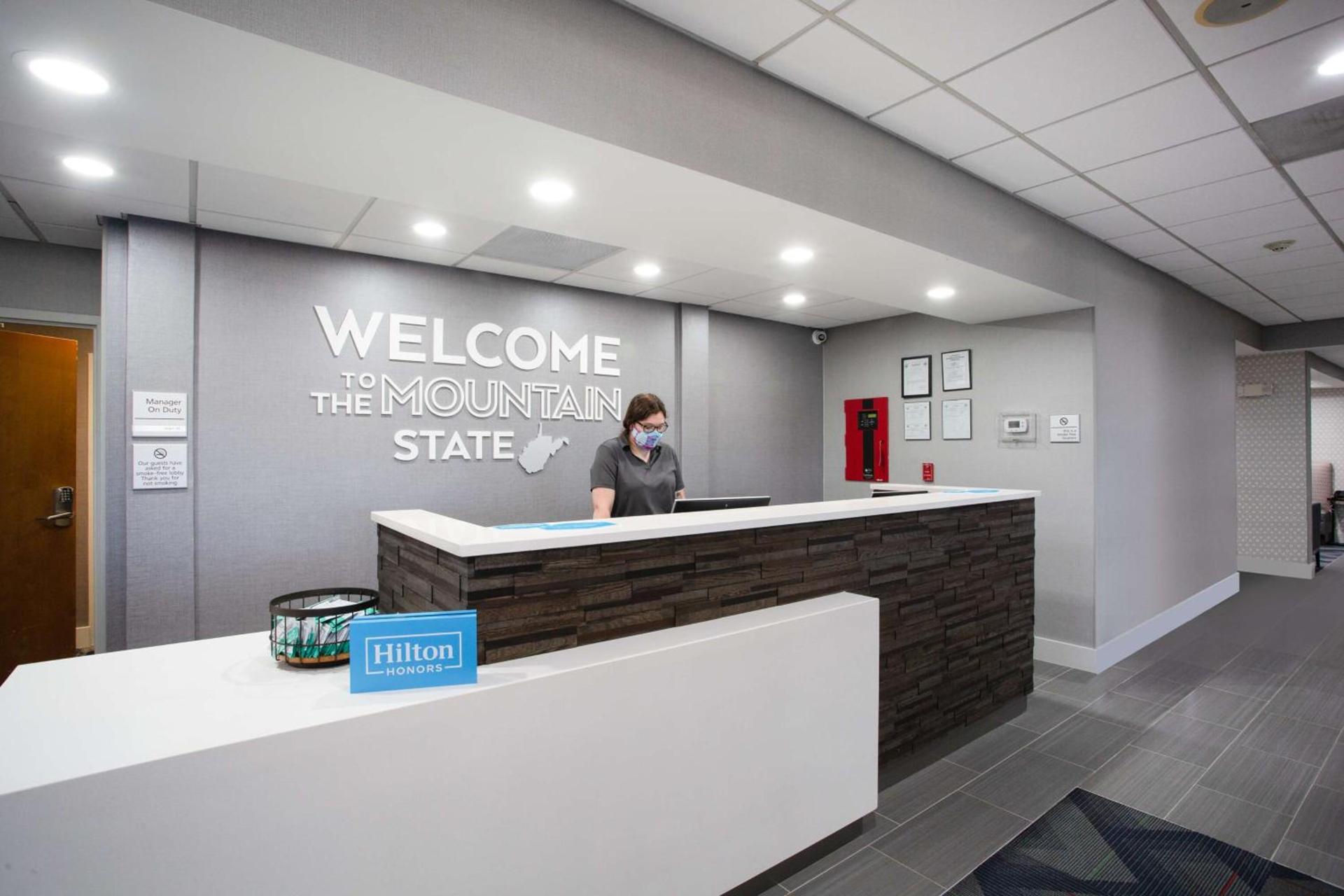 Hampton Inn Elkins photo 5