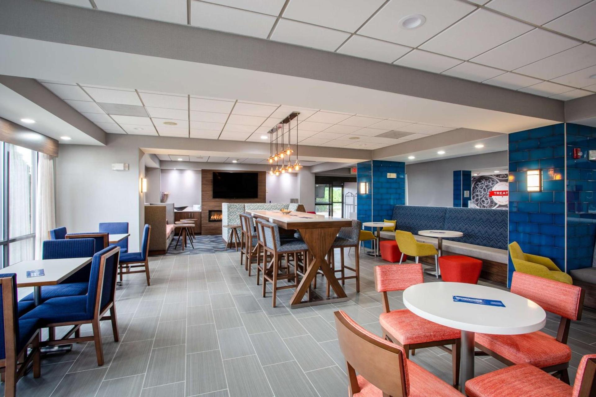 Hampton Inn Elkins photo 7