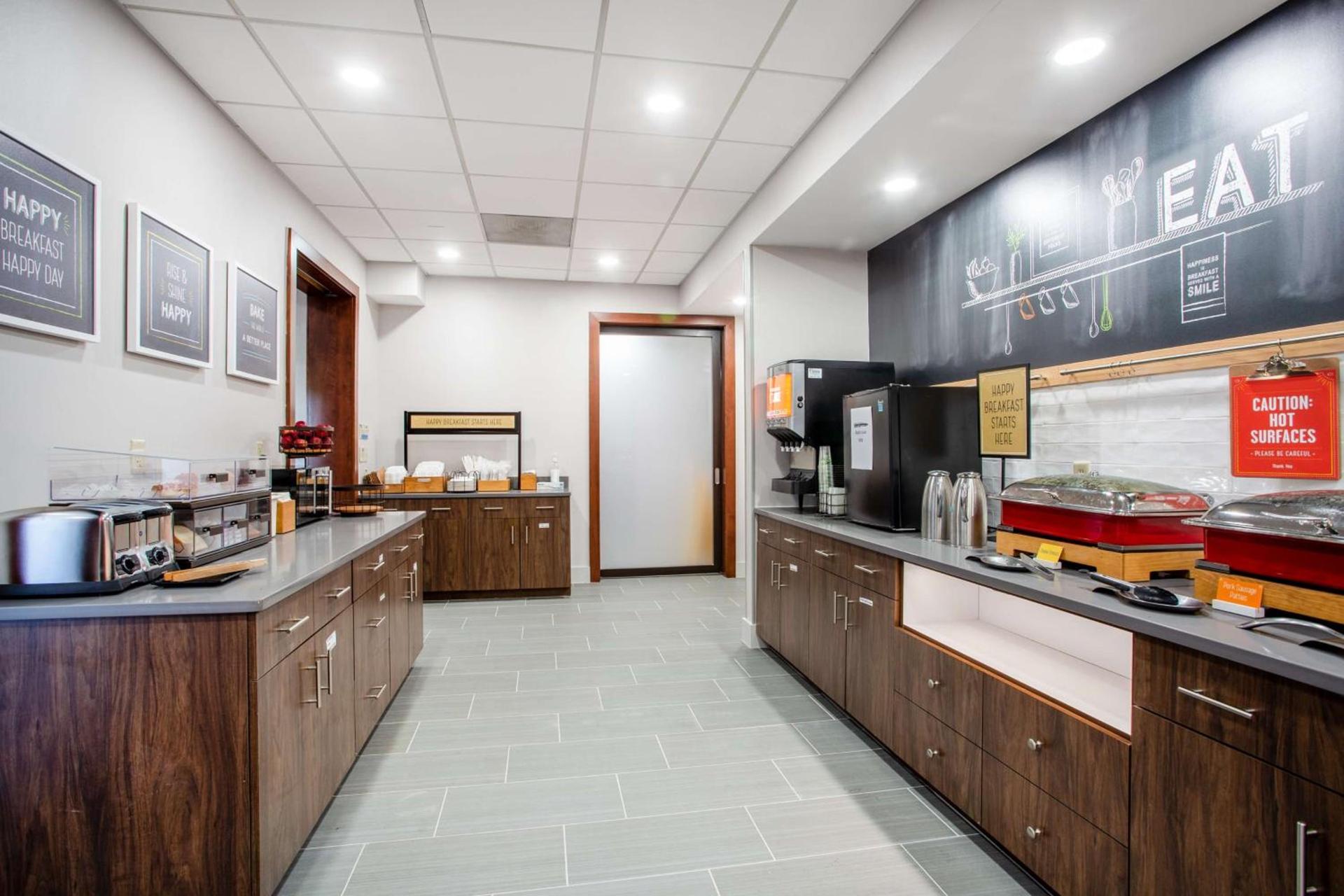 Hampton Inn Elkins photo 12