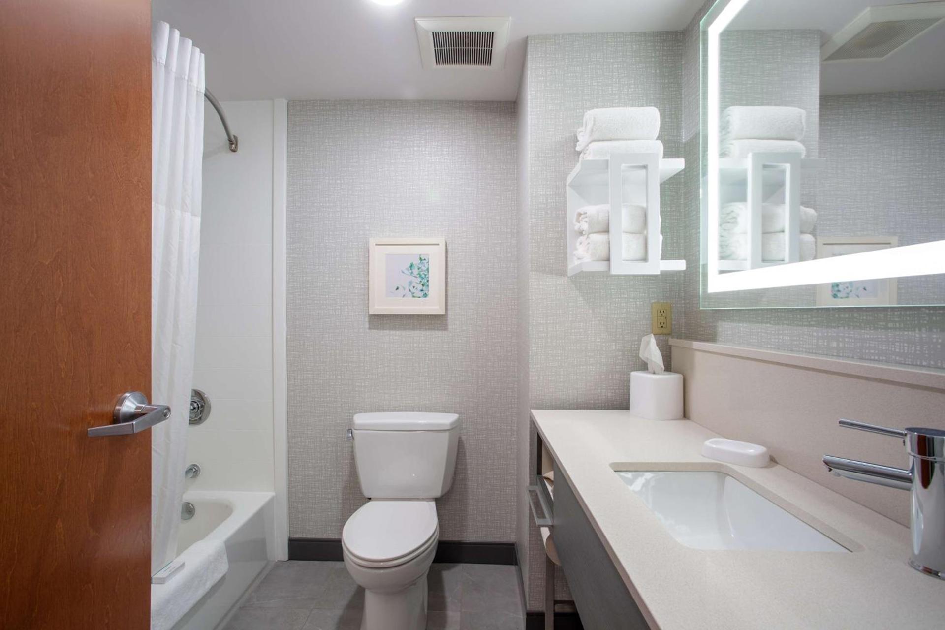 Hampton Inn Elkins photo 19