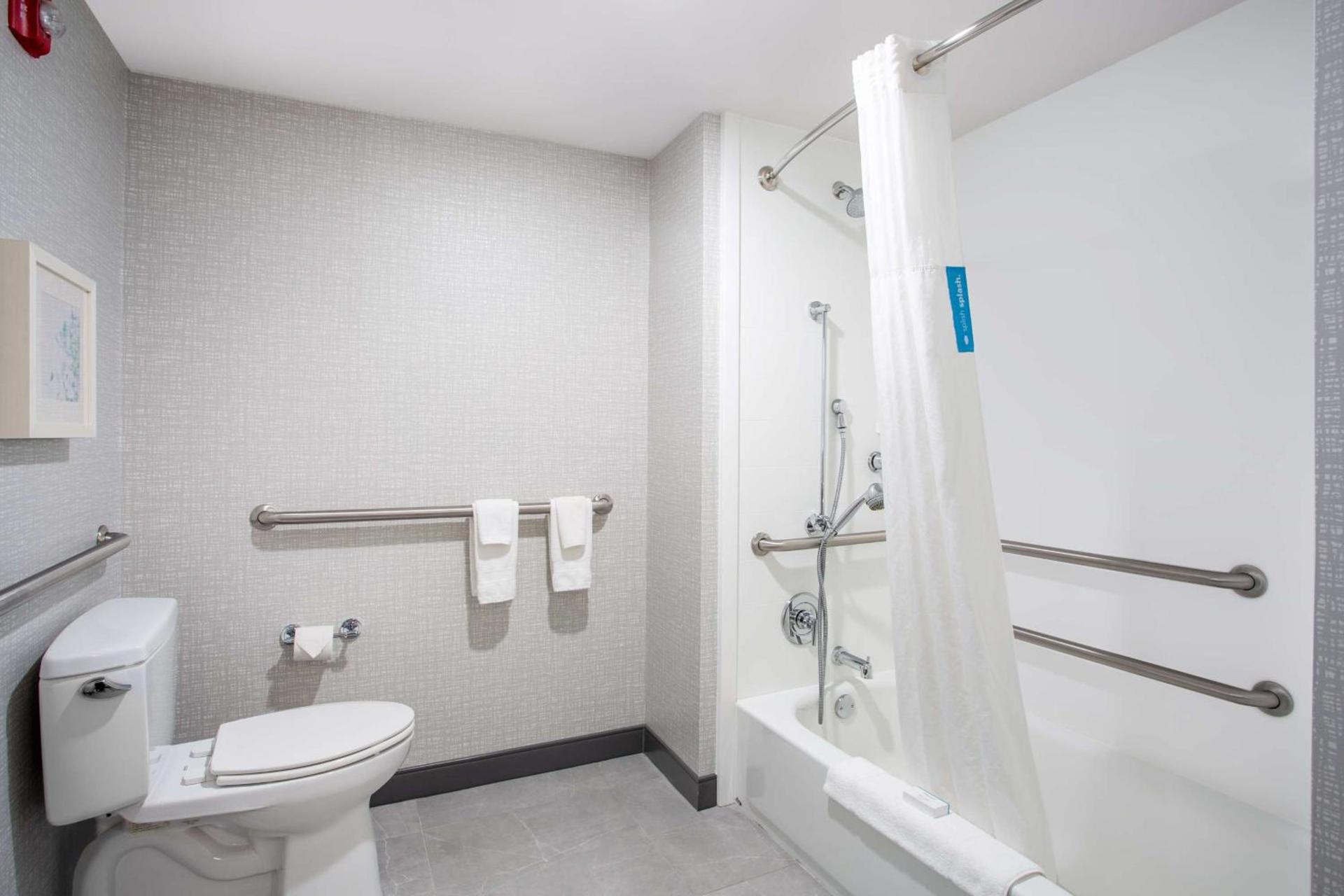 Hampton Inn Elkins photo 21