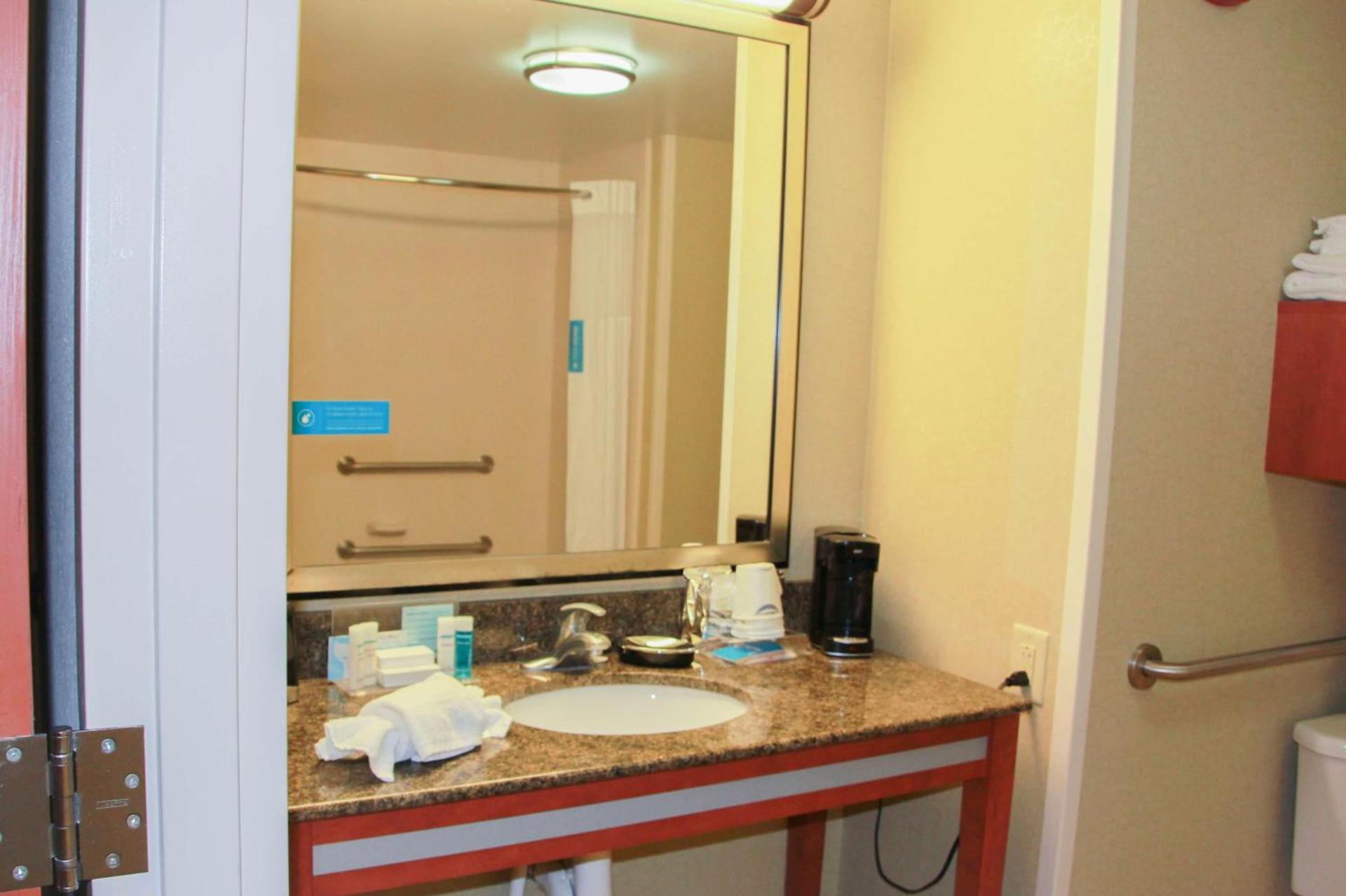 Hampton Inn & Suites Radcliff/Fort Knox photo 20