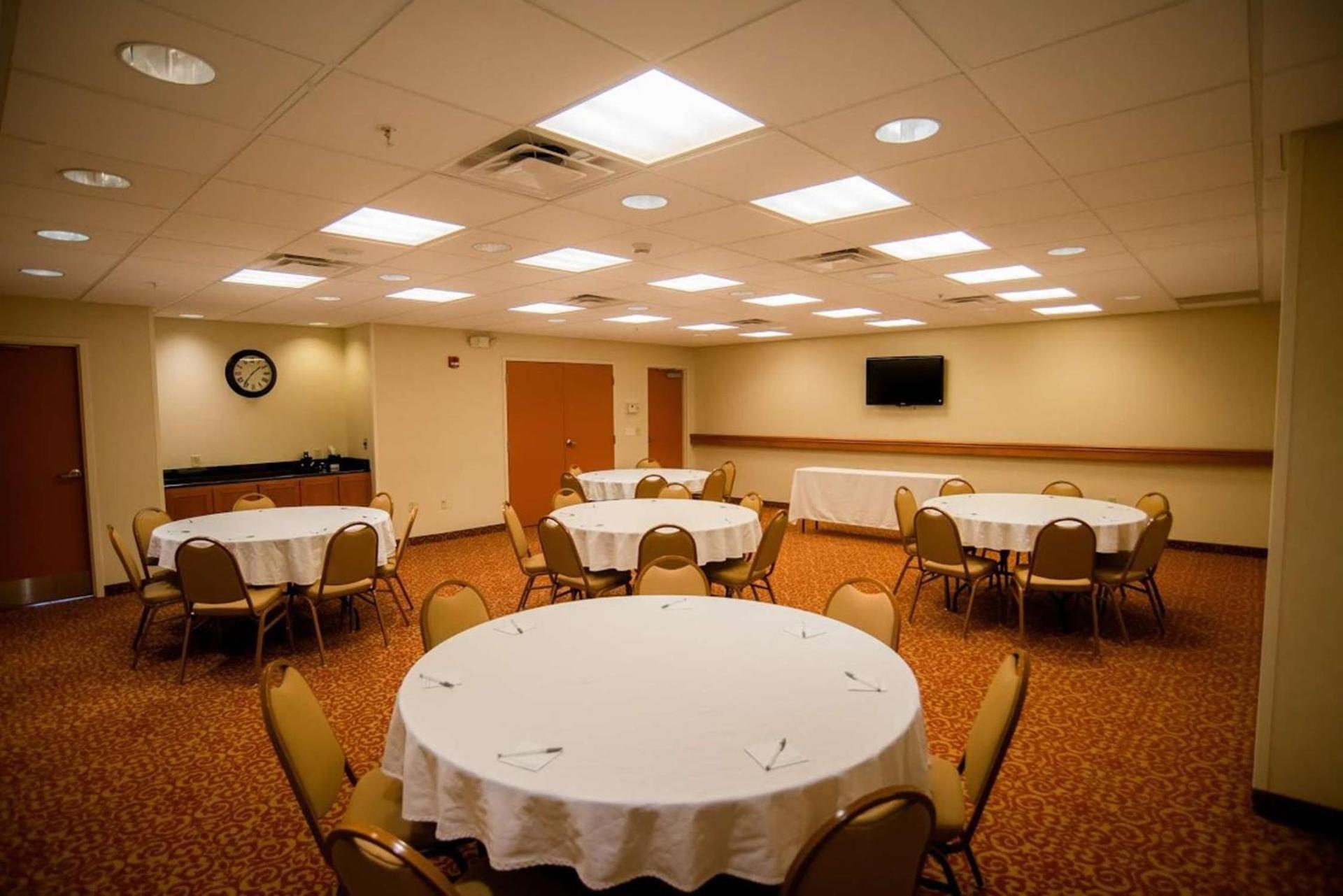Hampton Inn & Suites Radcliff/Fort Knox photo 26
