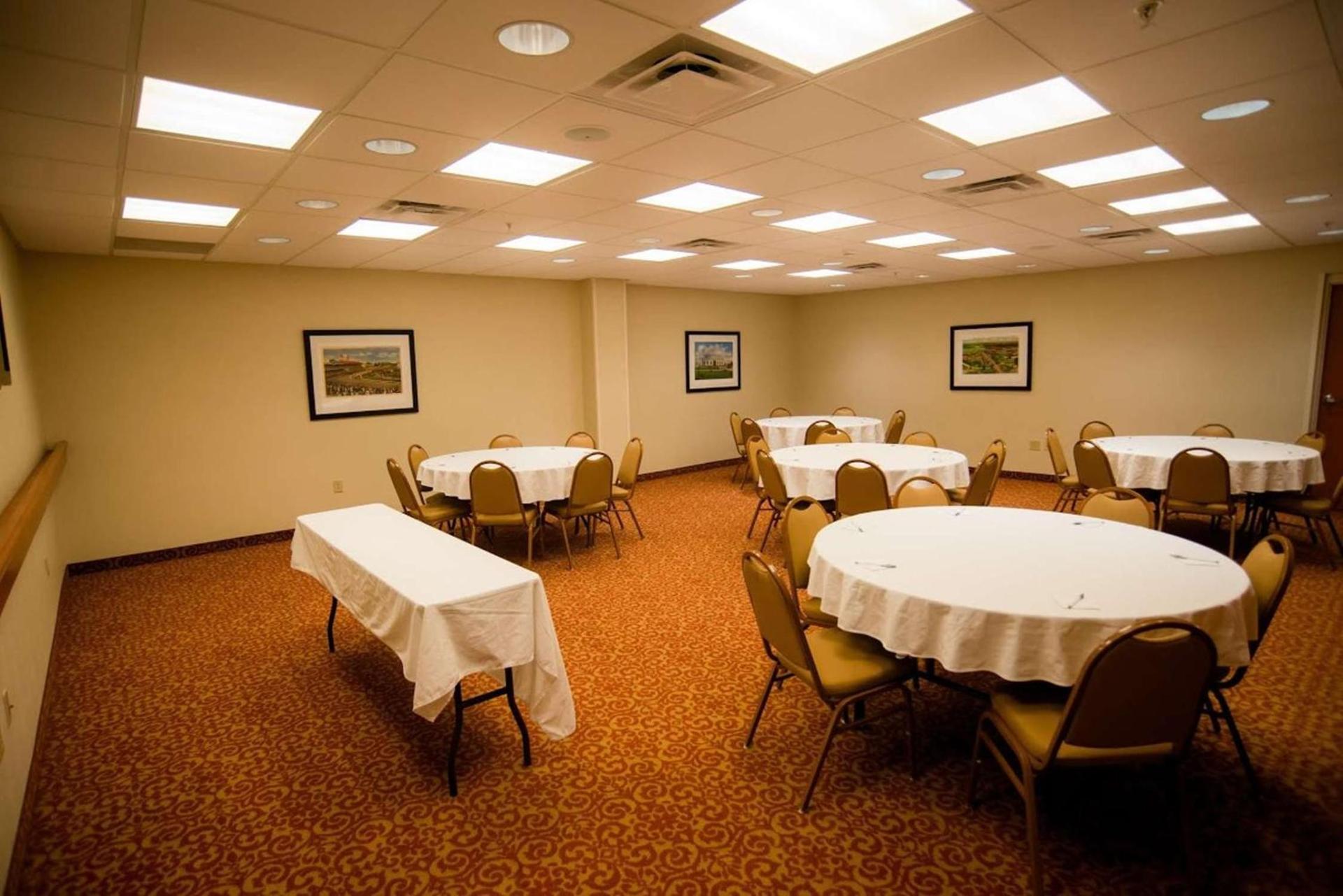 Hampton Inn & Suites Radcliff/Fort Knox photo 27