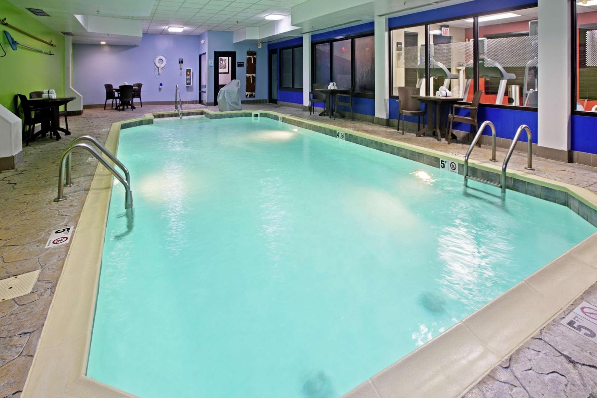 Hampton Inn Elizabethtown photo 12