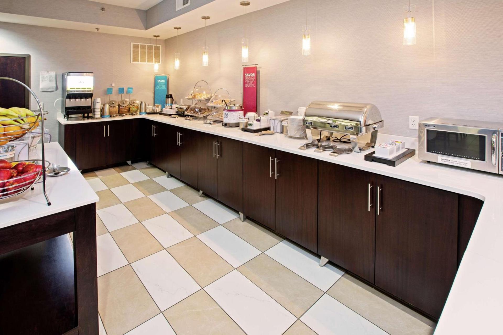 Hampton Inn Elizabethtown photo 14