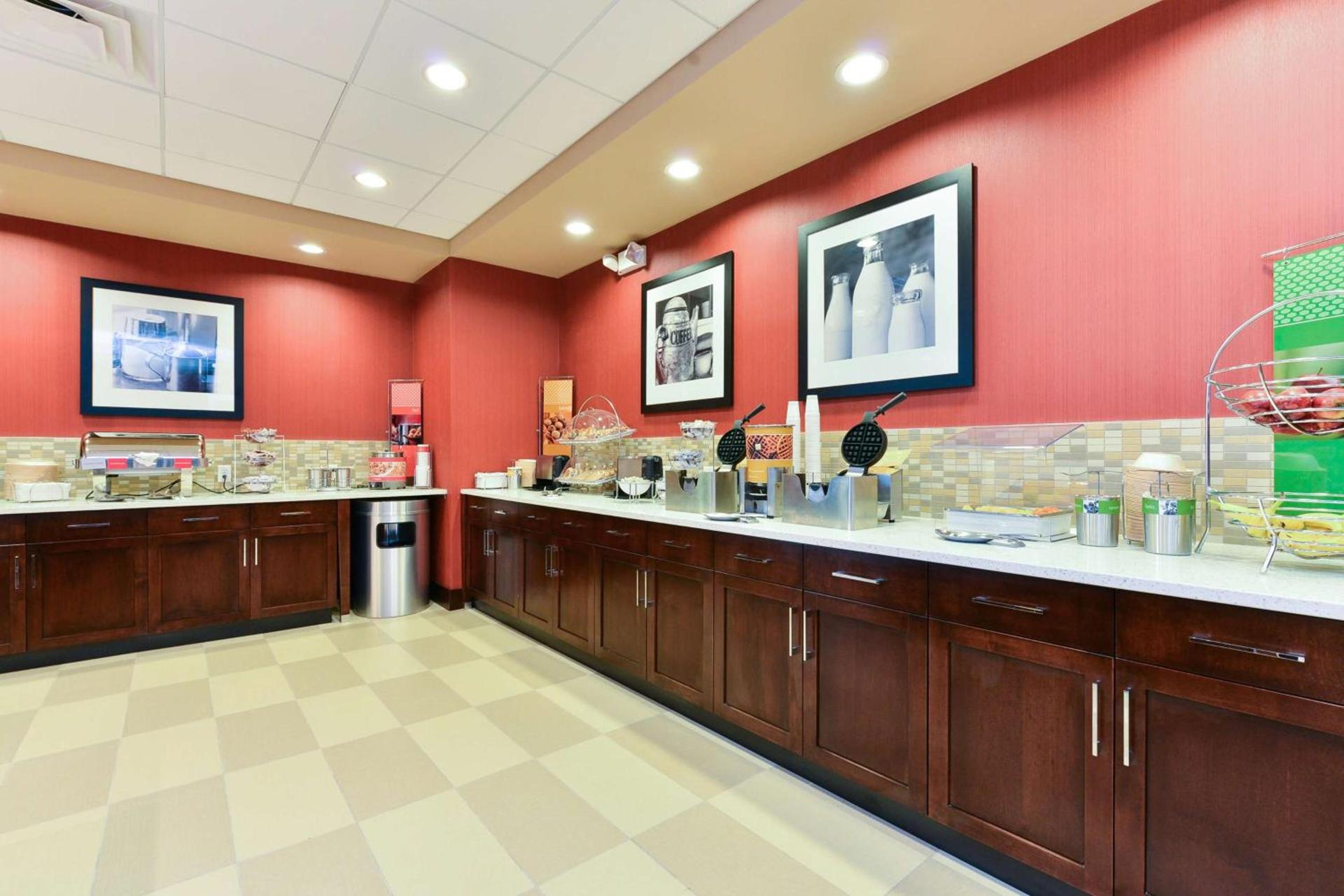 Hampton Inn Corning/Painted Post photo 12