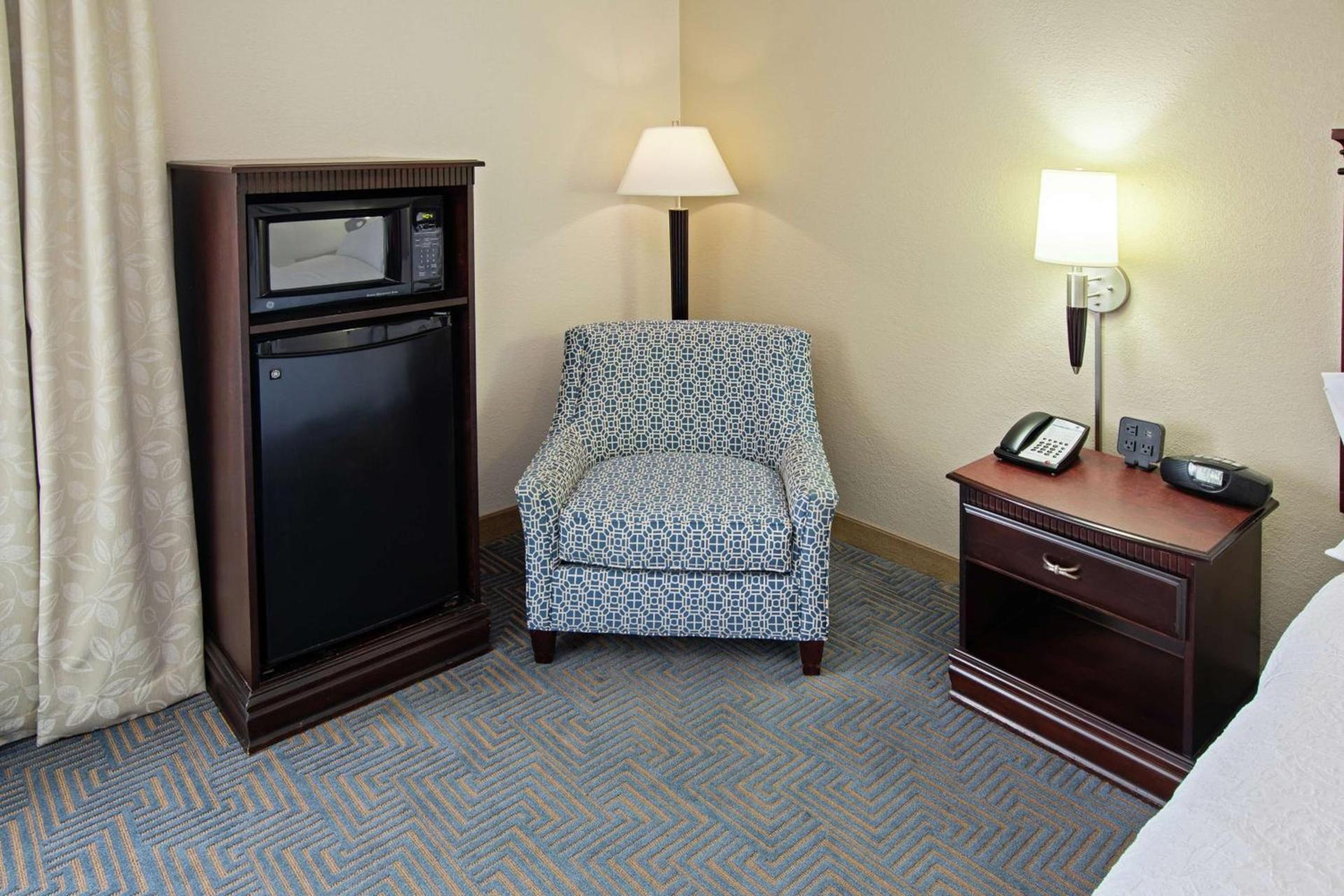 Hampton Inn Elizabethtown photo 11