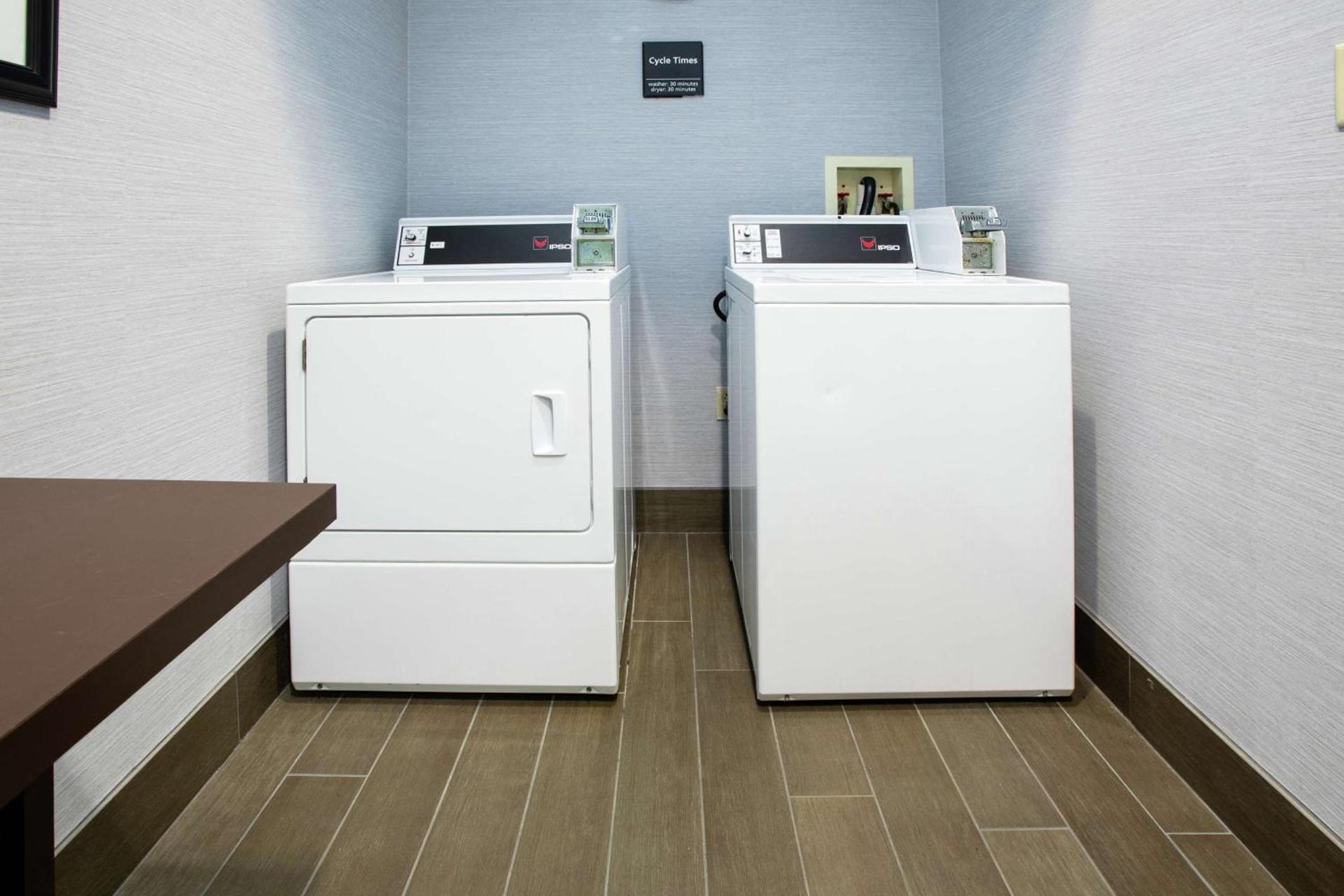 Hampton Inn Elizabethtown photo 6