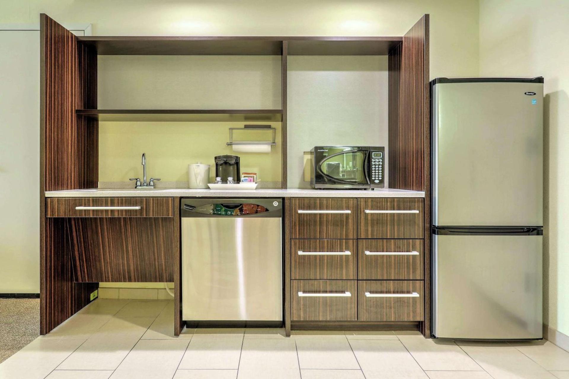 Home2 Suites by Hilton Erie photo 21