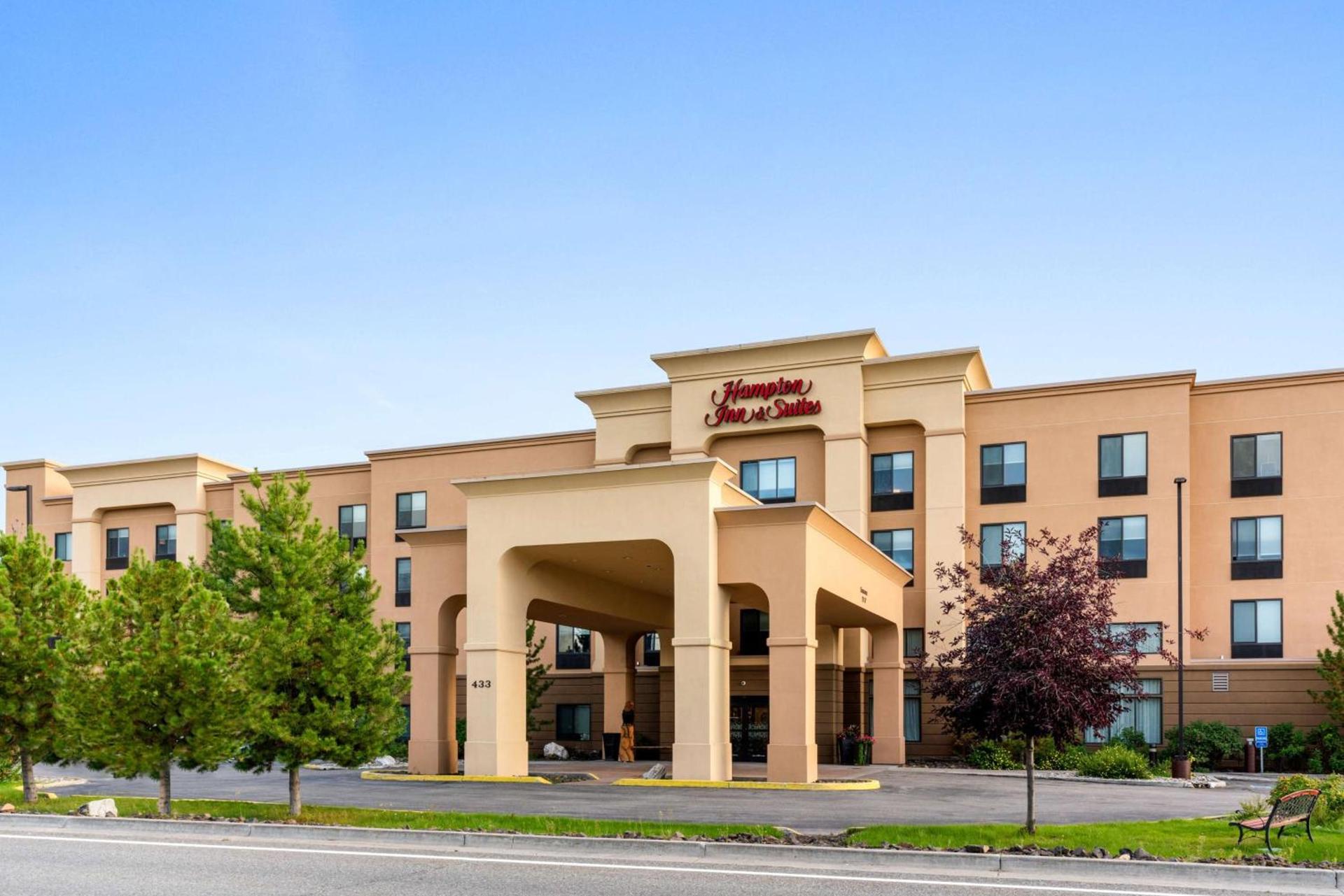 Hampton Inn & Suites Fairbanks photo 2