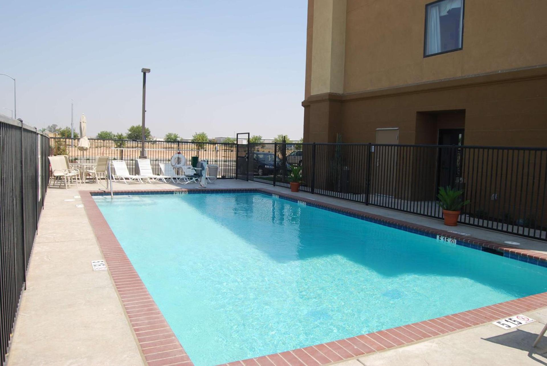 Hampton Inn & Suites Madera photo 7