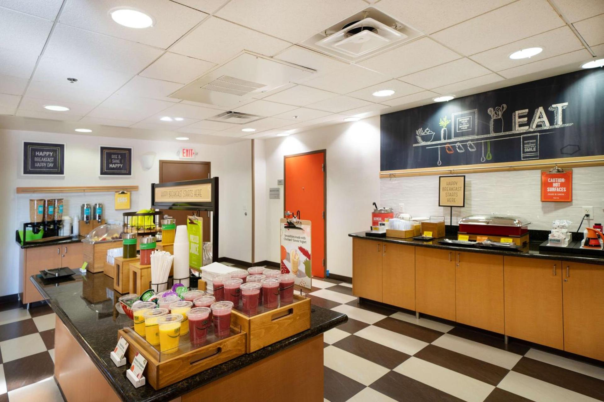 Hampton Inn & Suites Madera photo 10