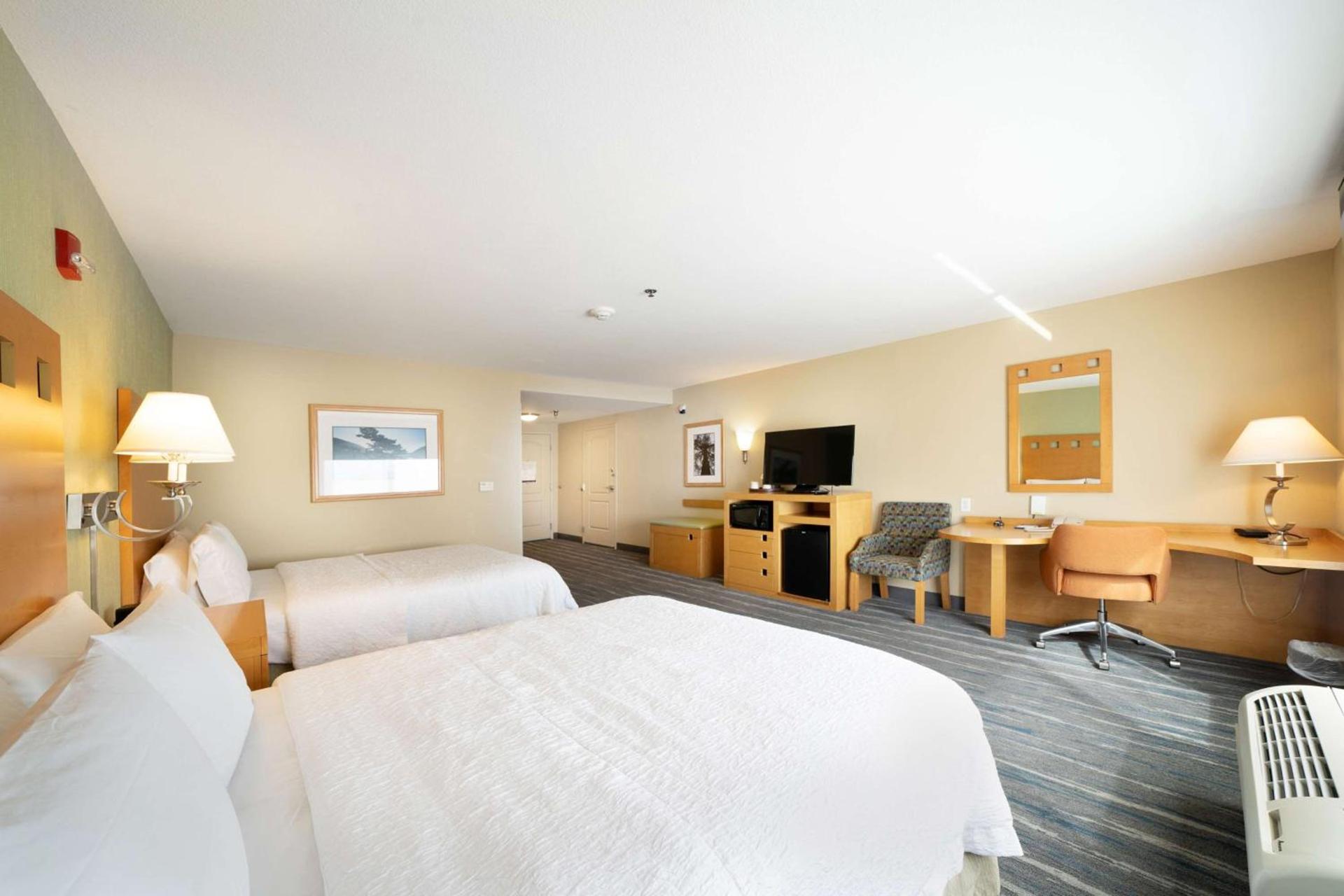 Hampton Inn & Suites Madera photo 18