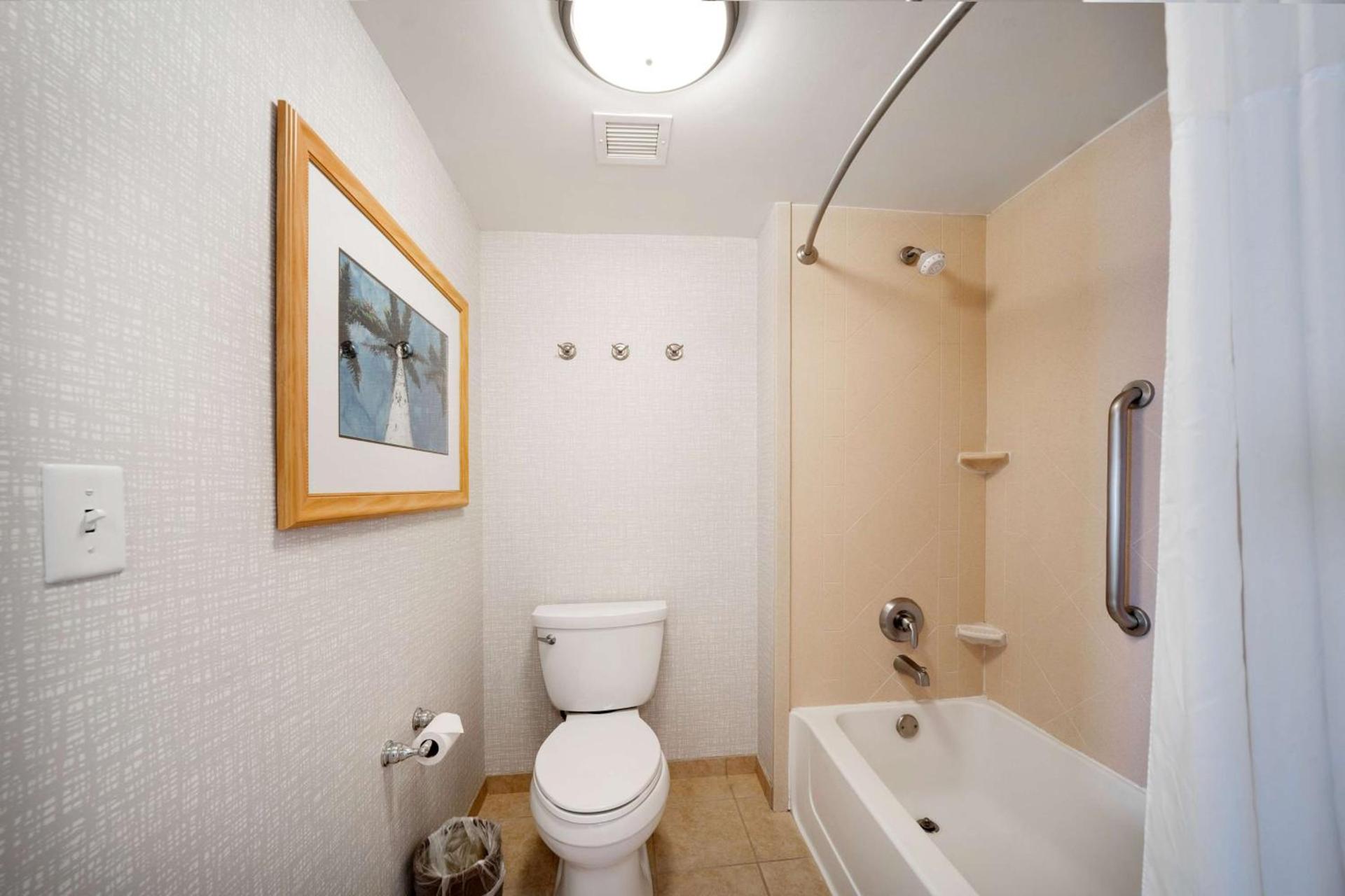 Hampton Inn & Suites Madera photo 24