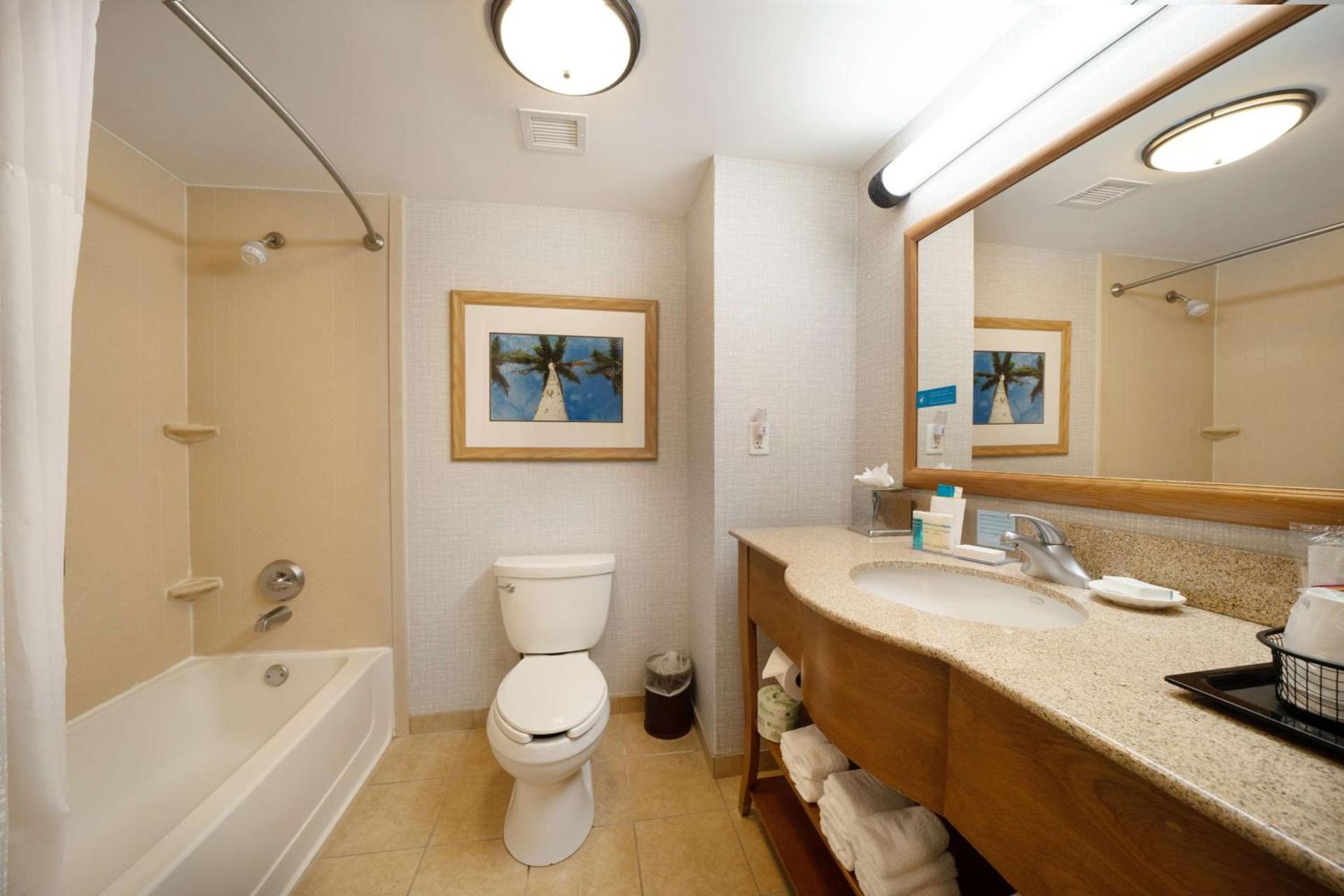 Hampton Inn & Suites Madera photo 33