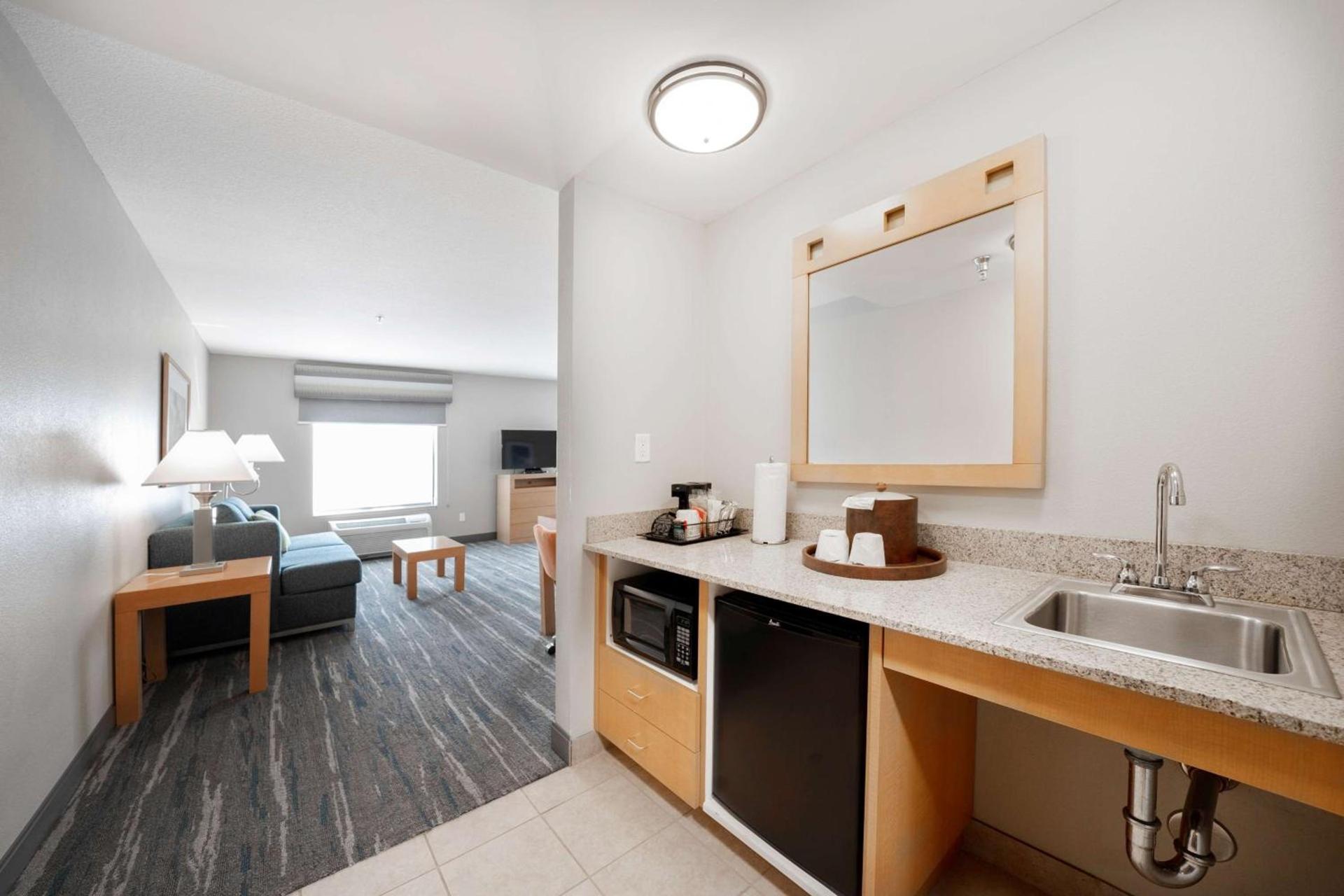 Hampton Inn & Suites Madera photo 36