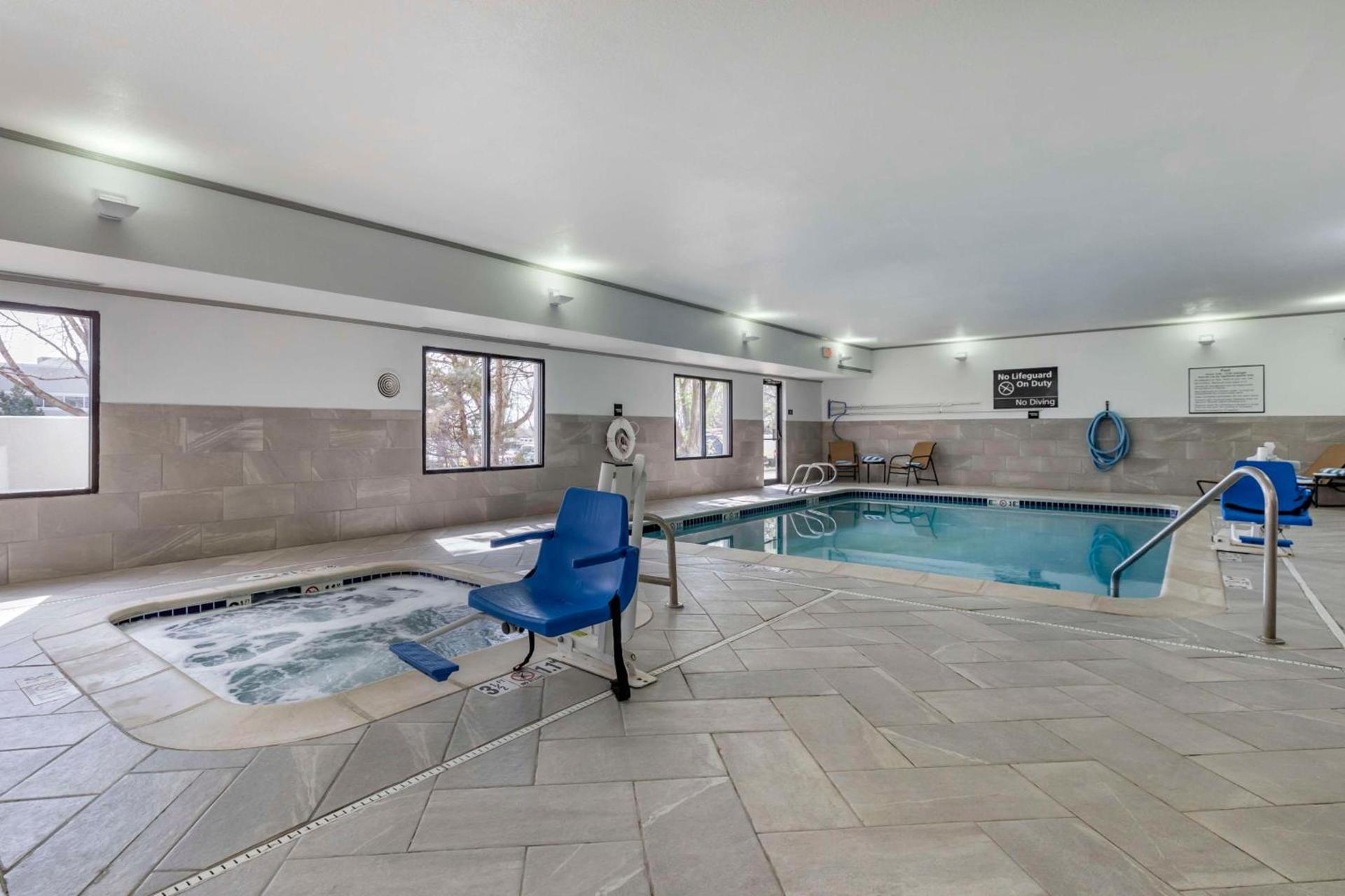 Hampton Inn Fort Collins photo 8