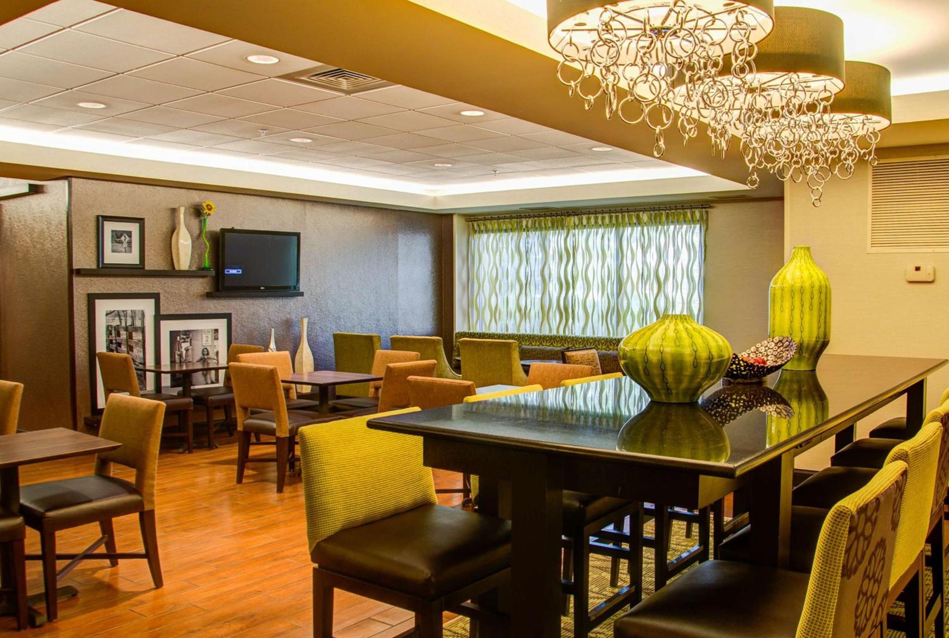 Hampton Inn Frankfort photo 2