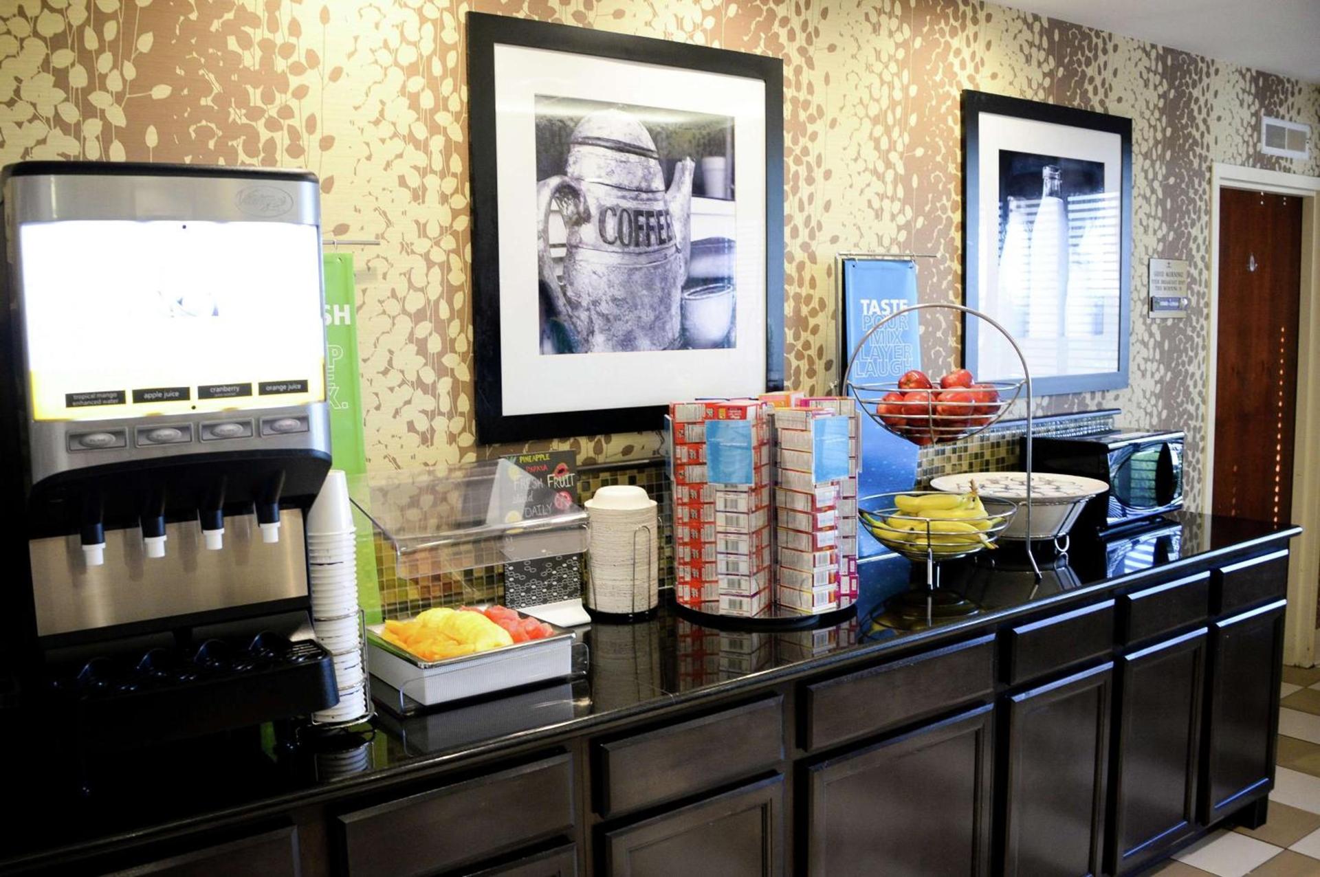 Hampton Inn Frankfort photo 6