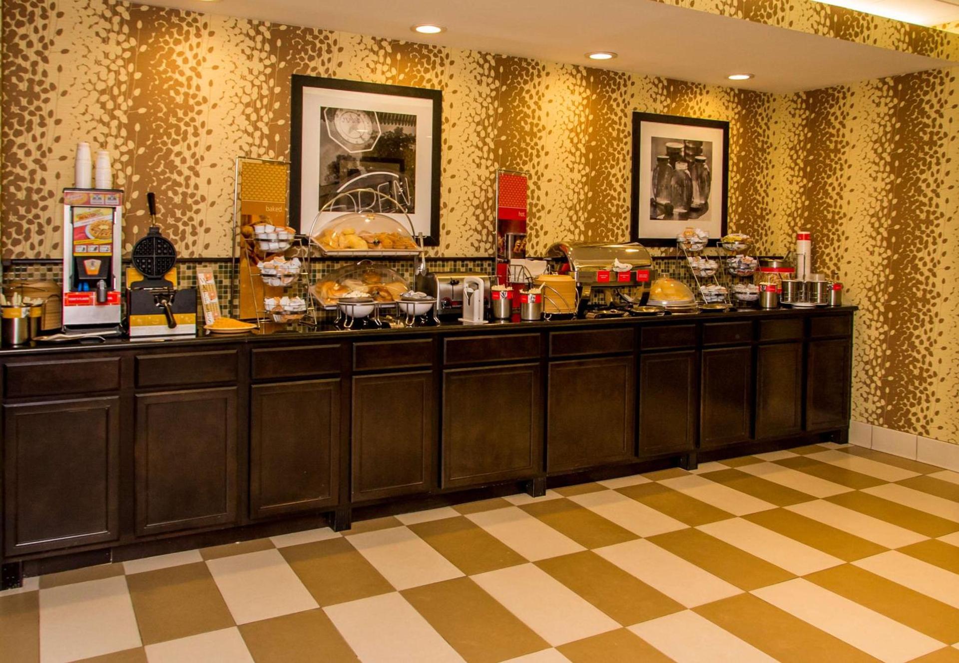 Hampton Inn Frankfort photo 10