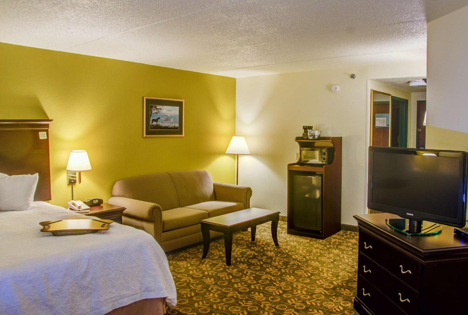 Hampton Inn Frankfort photo 17