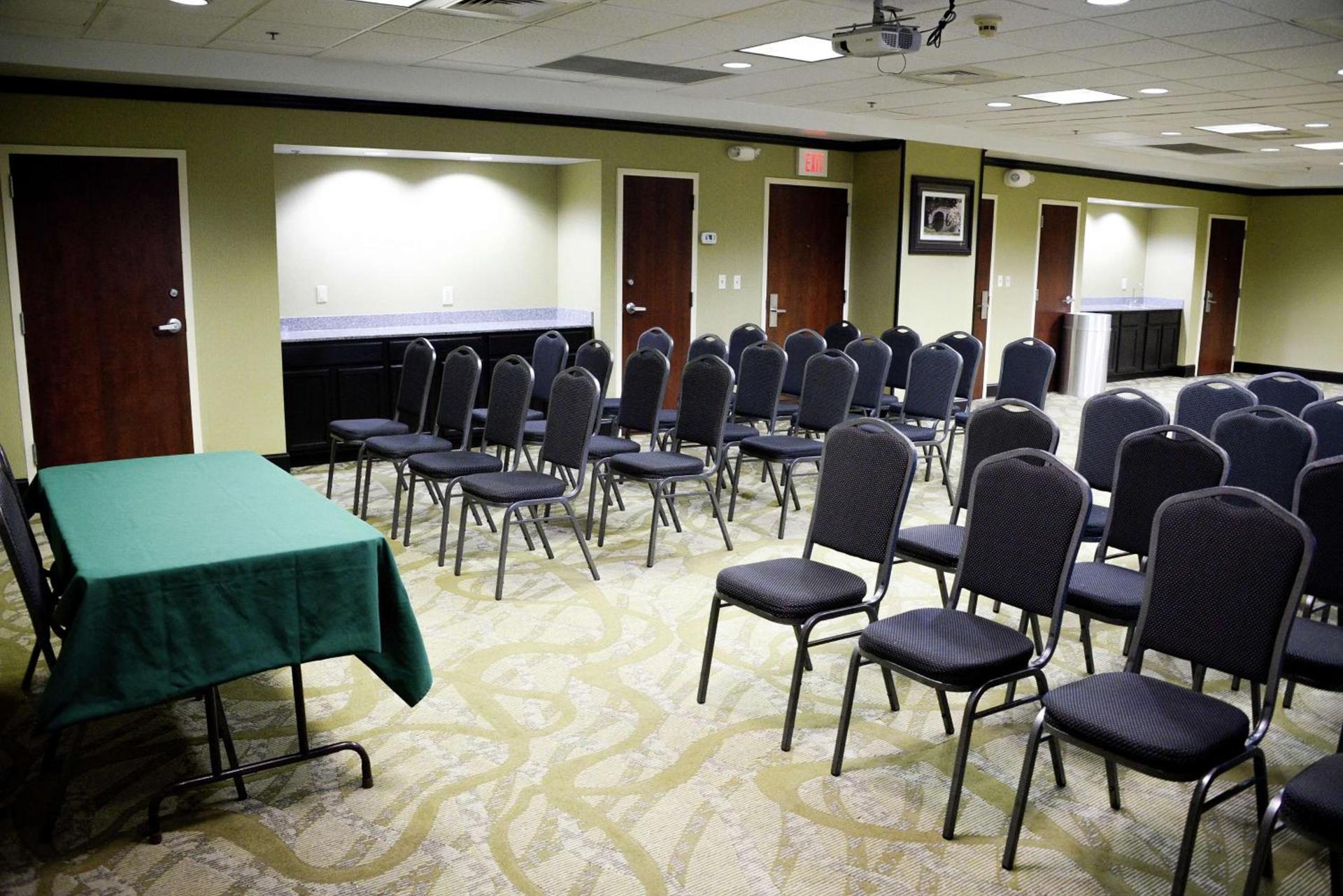 Hampton Inn Frankfort photo 19
