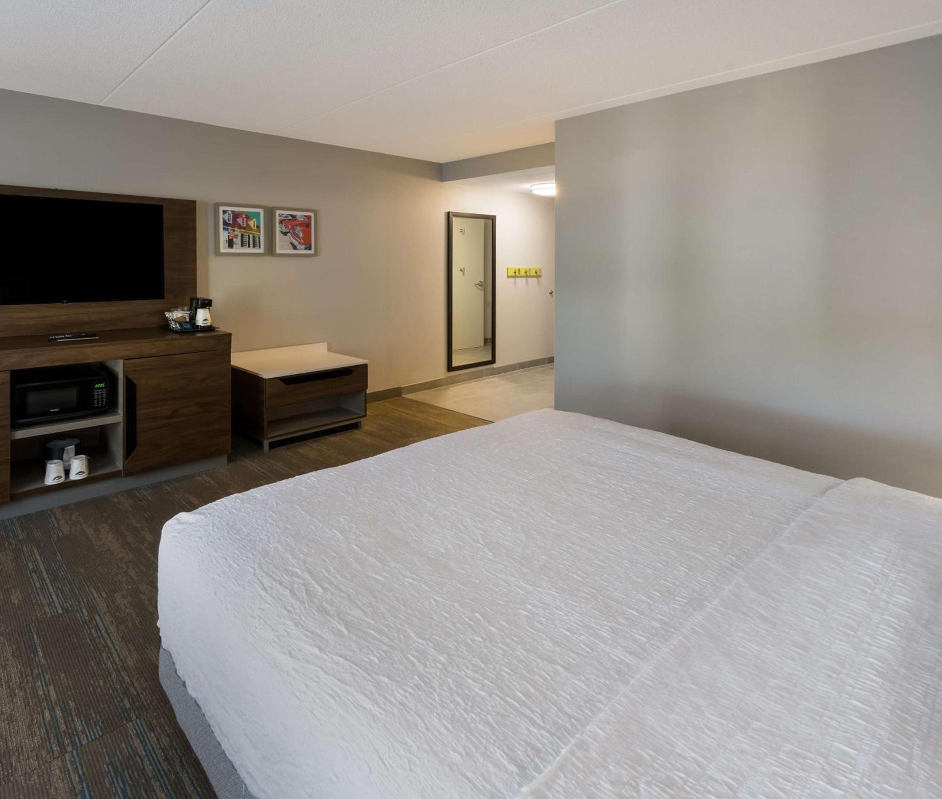Hampton Inn and Suites Fredericksburg photo 15
