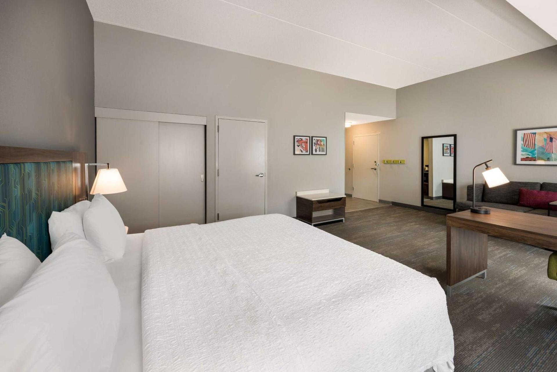 Hampton Inn and Suites Fredericksburg photo 52