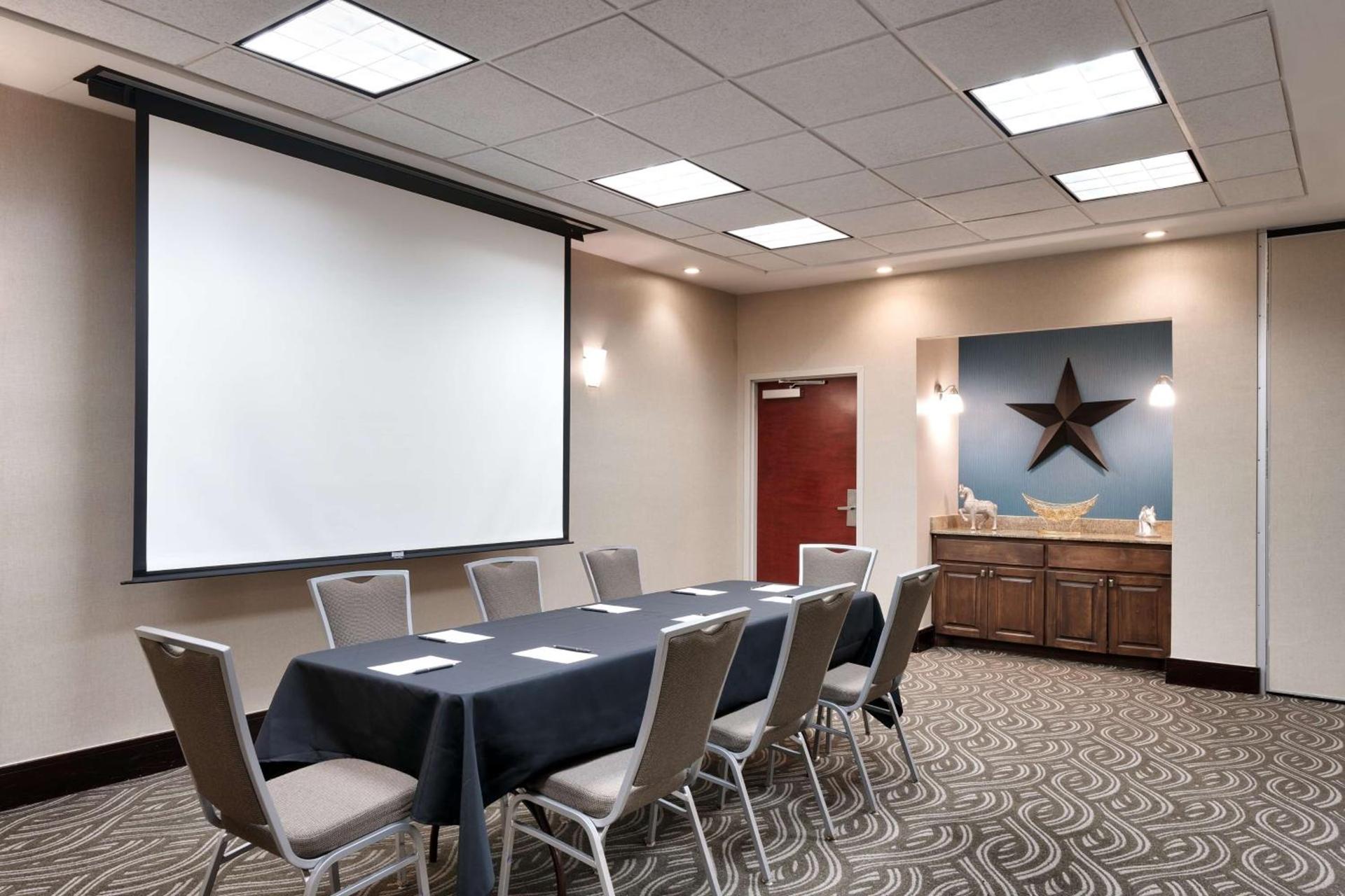 Hampton Inn & Suites Ft Worth-Burleson photo 32