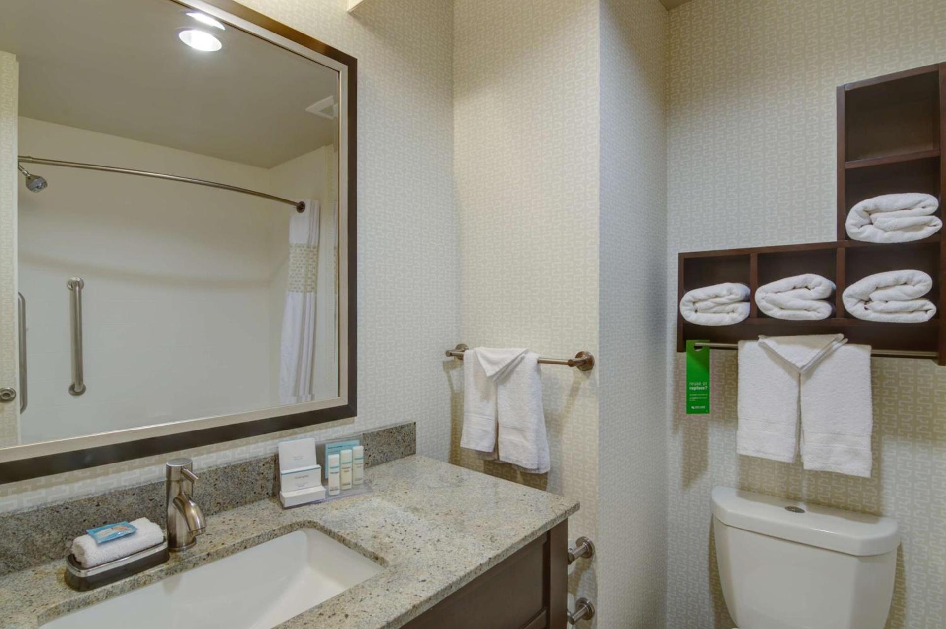 Hampton Inn and Suites Trophy Club - Fort Worth North photo 19