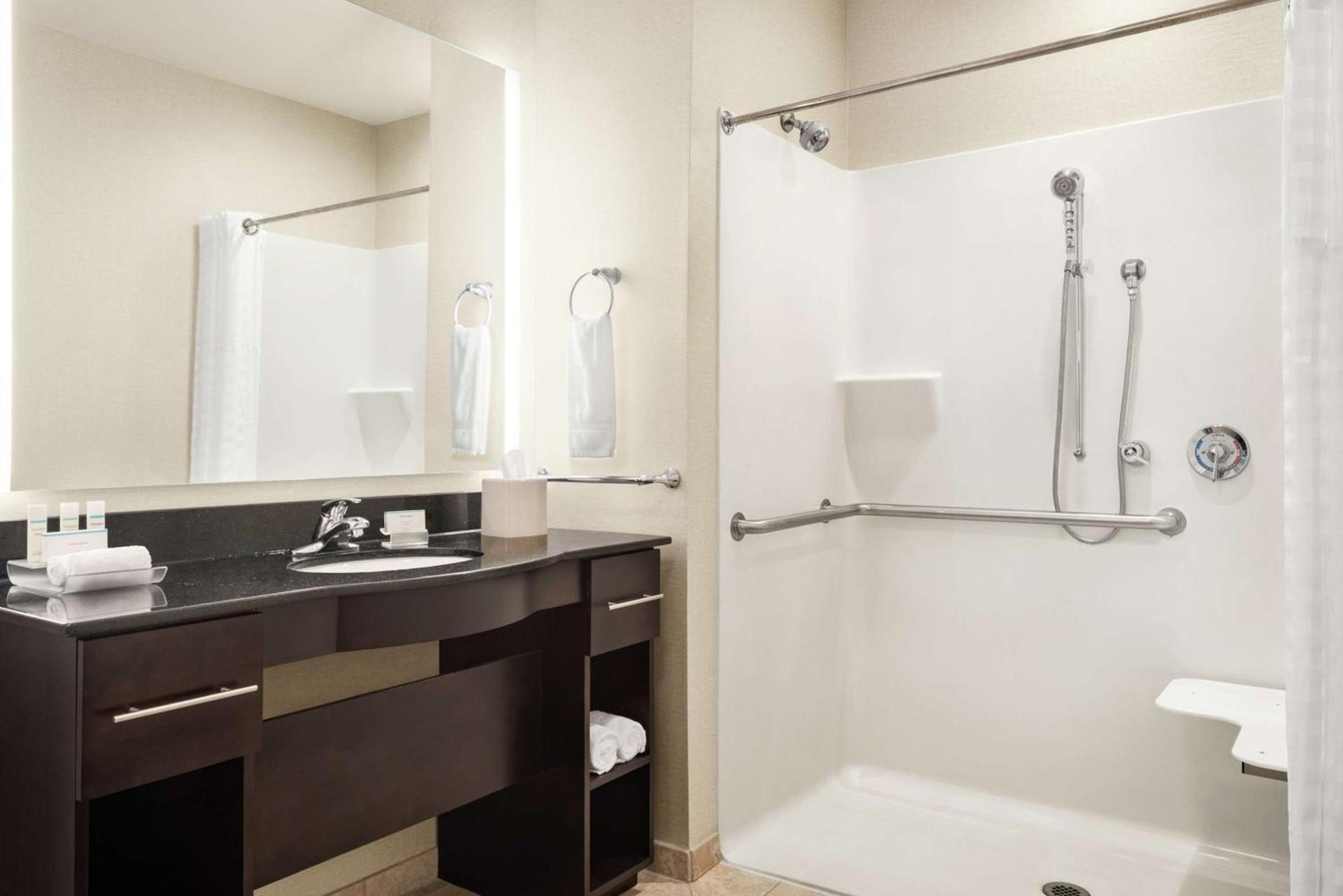 Homewood Suites Fort Wayne photo 10