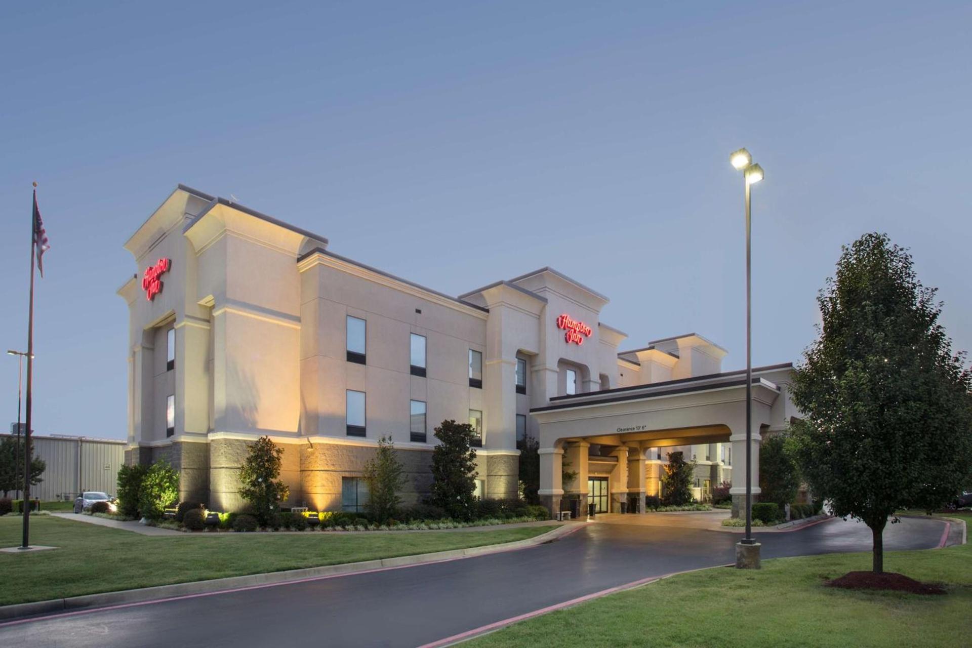 Hampton Inn Siloam Springs photo 2