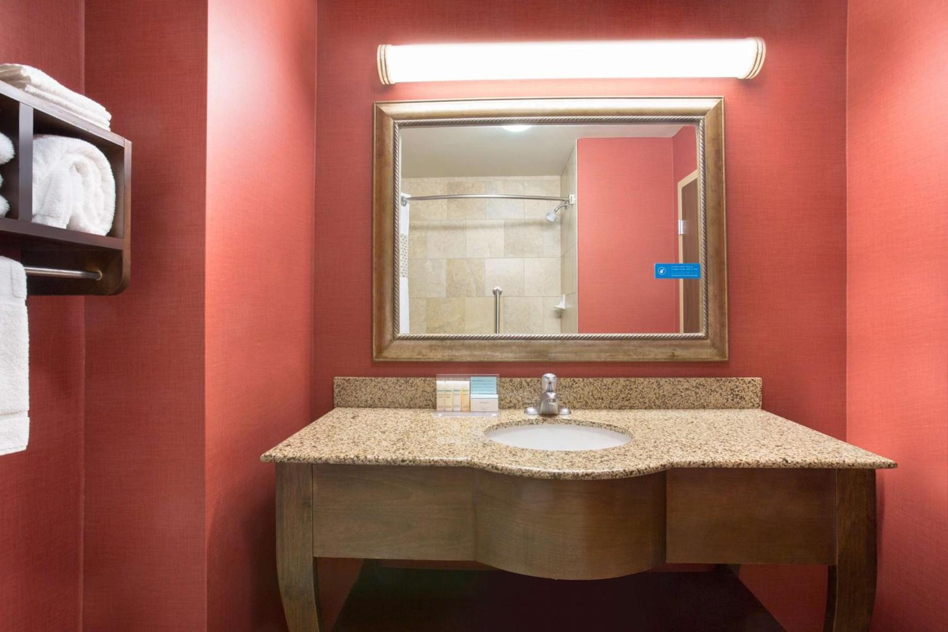 Hampton Inn Siloam Springs photo 25