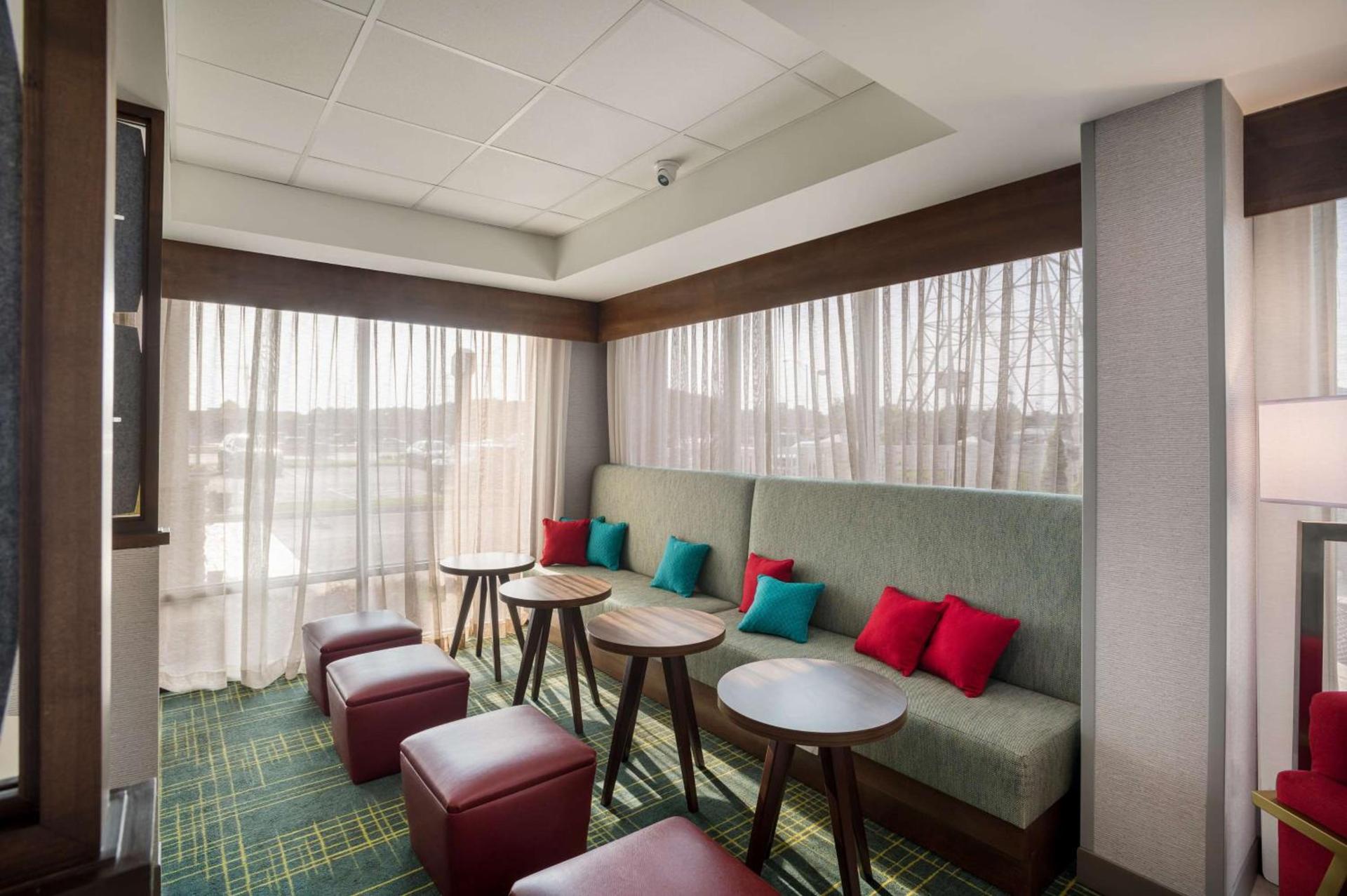 Hampton Inn Gadsden photo 5
