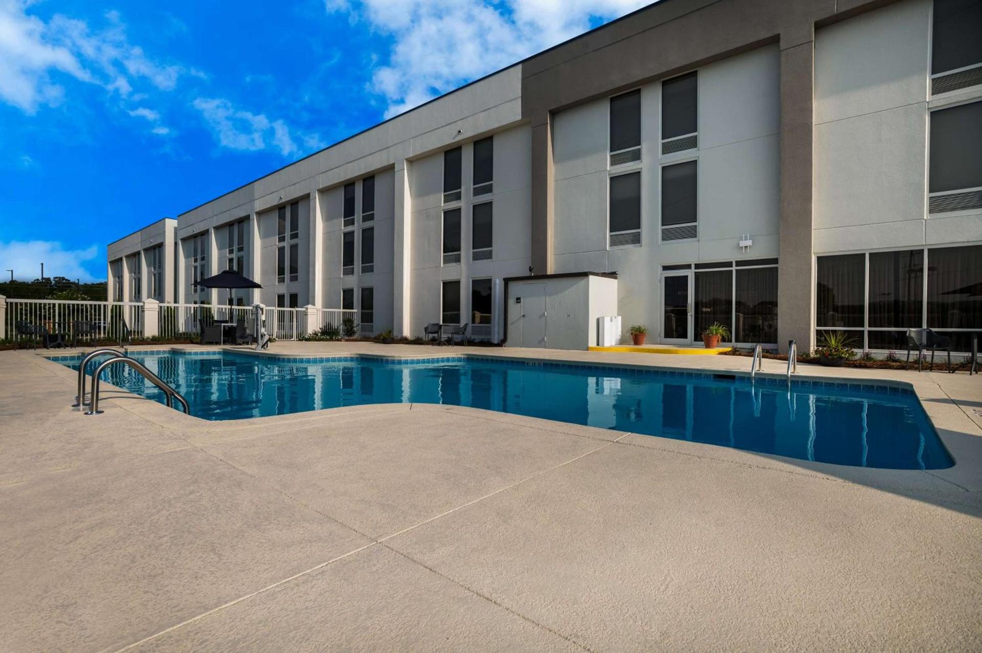 Hampton Inn Gadsden photo 9