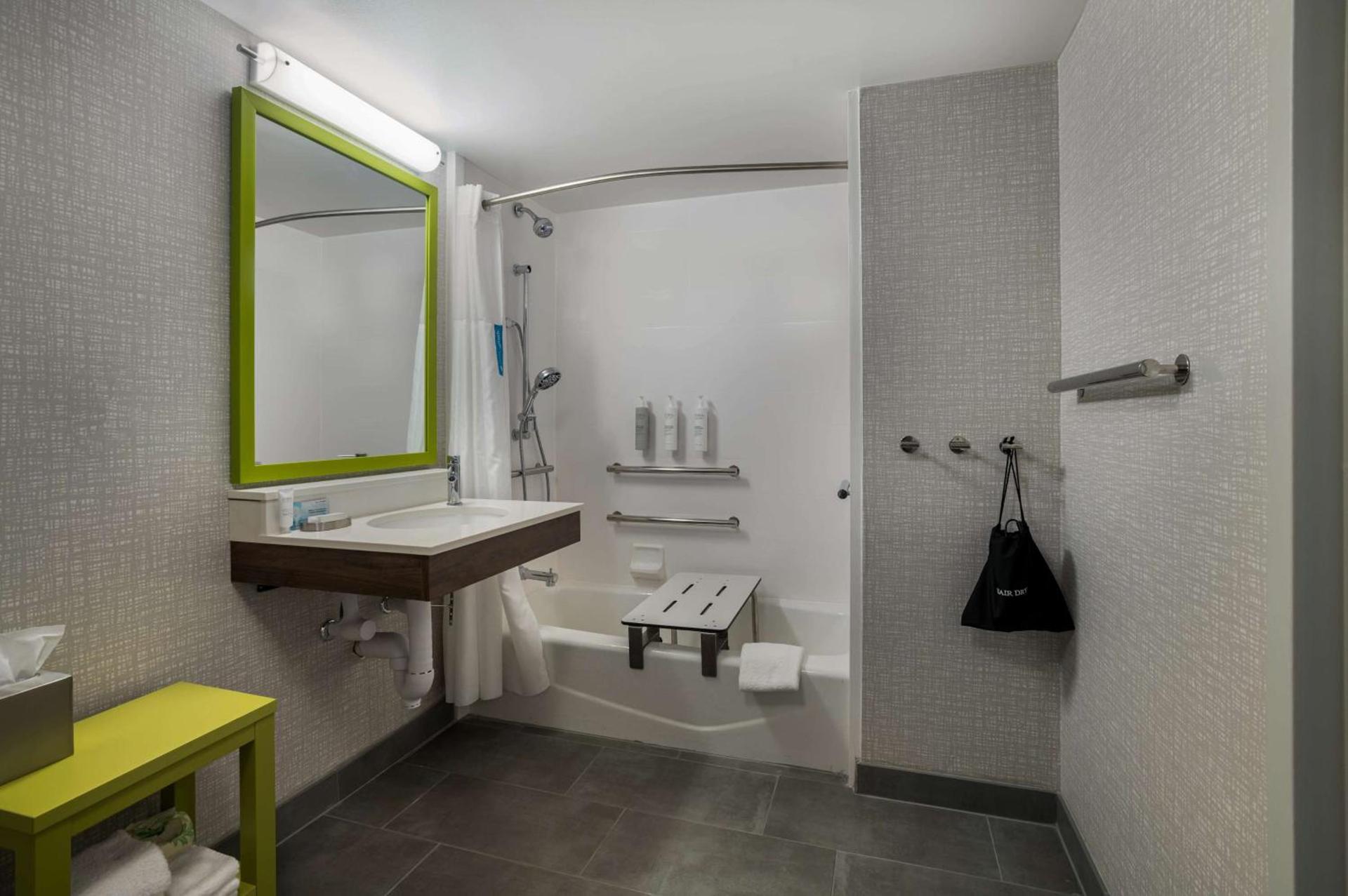 Hampton Inn Gadsden photo 16