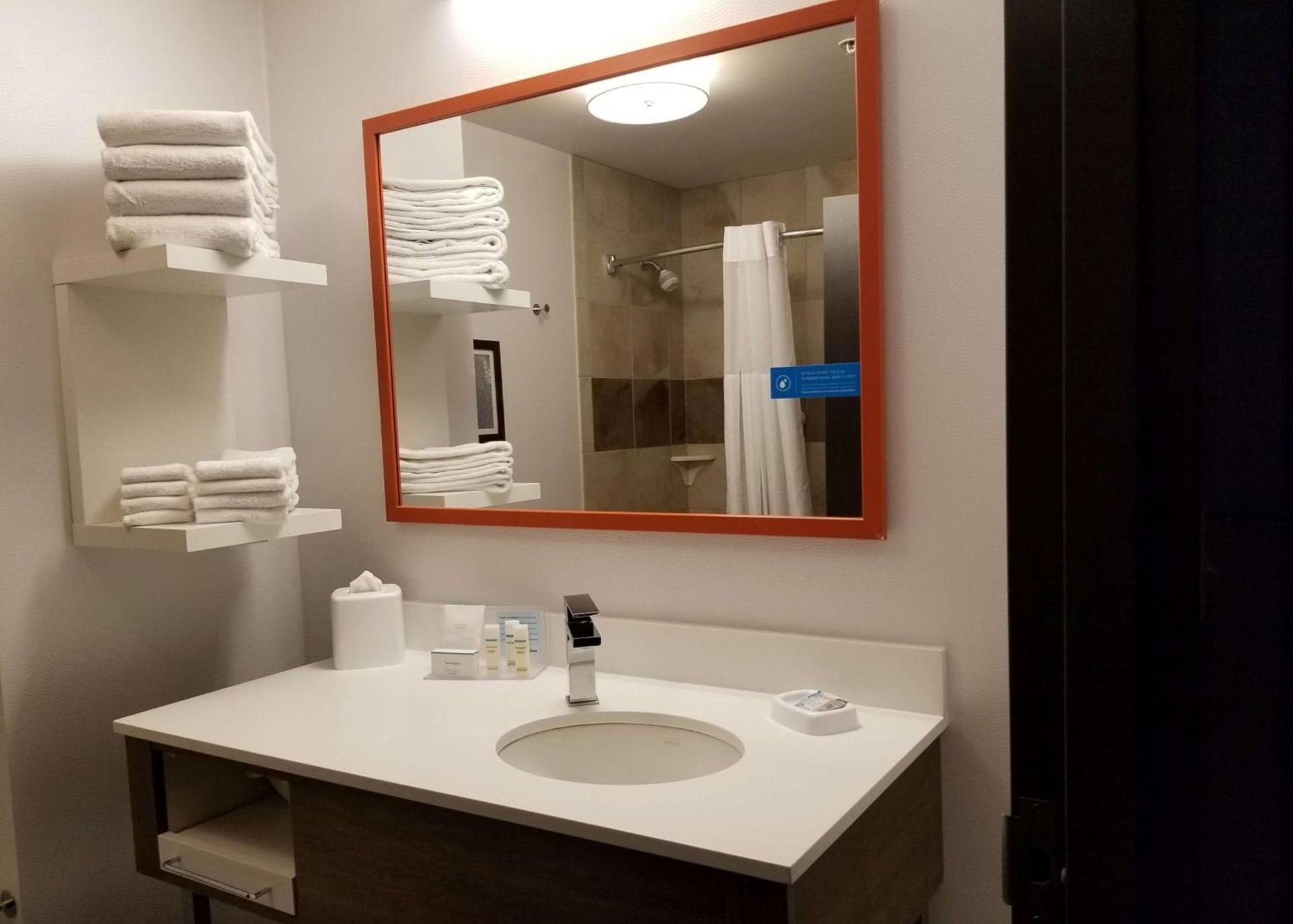 Hampton Inn & Suites Spokane Valley photo 17