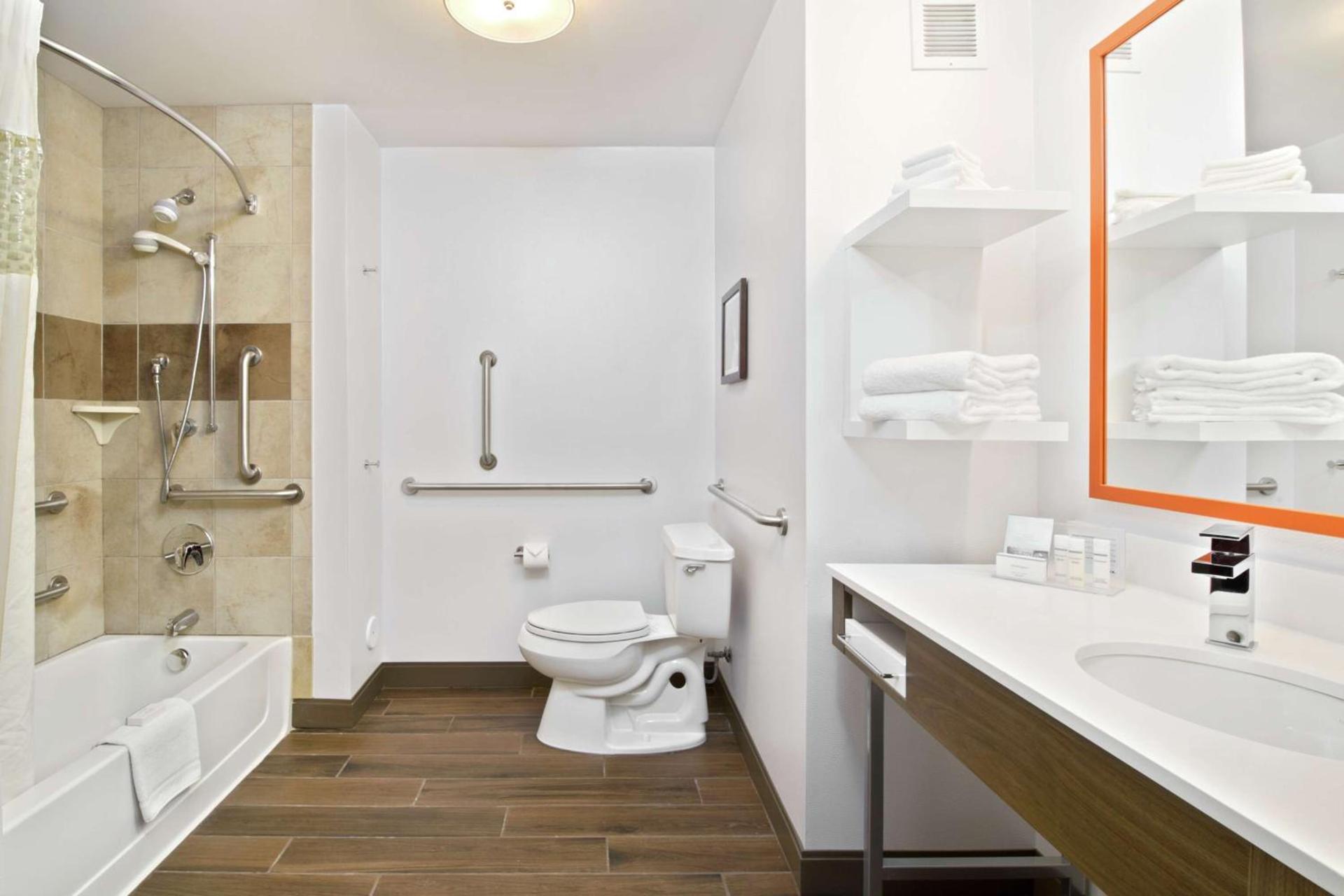 Hampton Inn & Suites Spokane Valley photo 35
