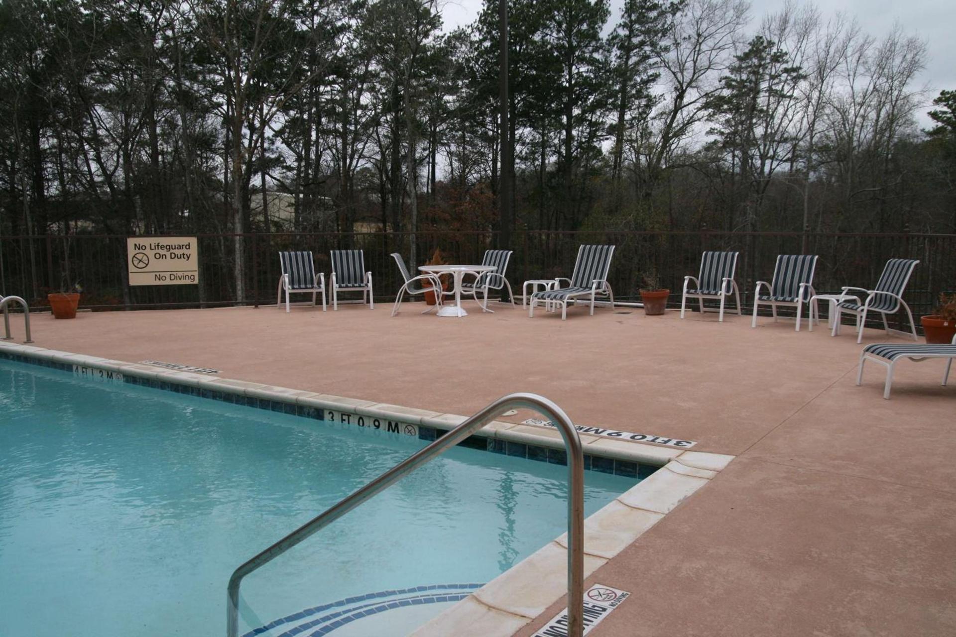 Hawthorn Extended Stay by Wyndham Kilgore photo 2