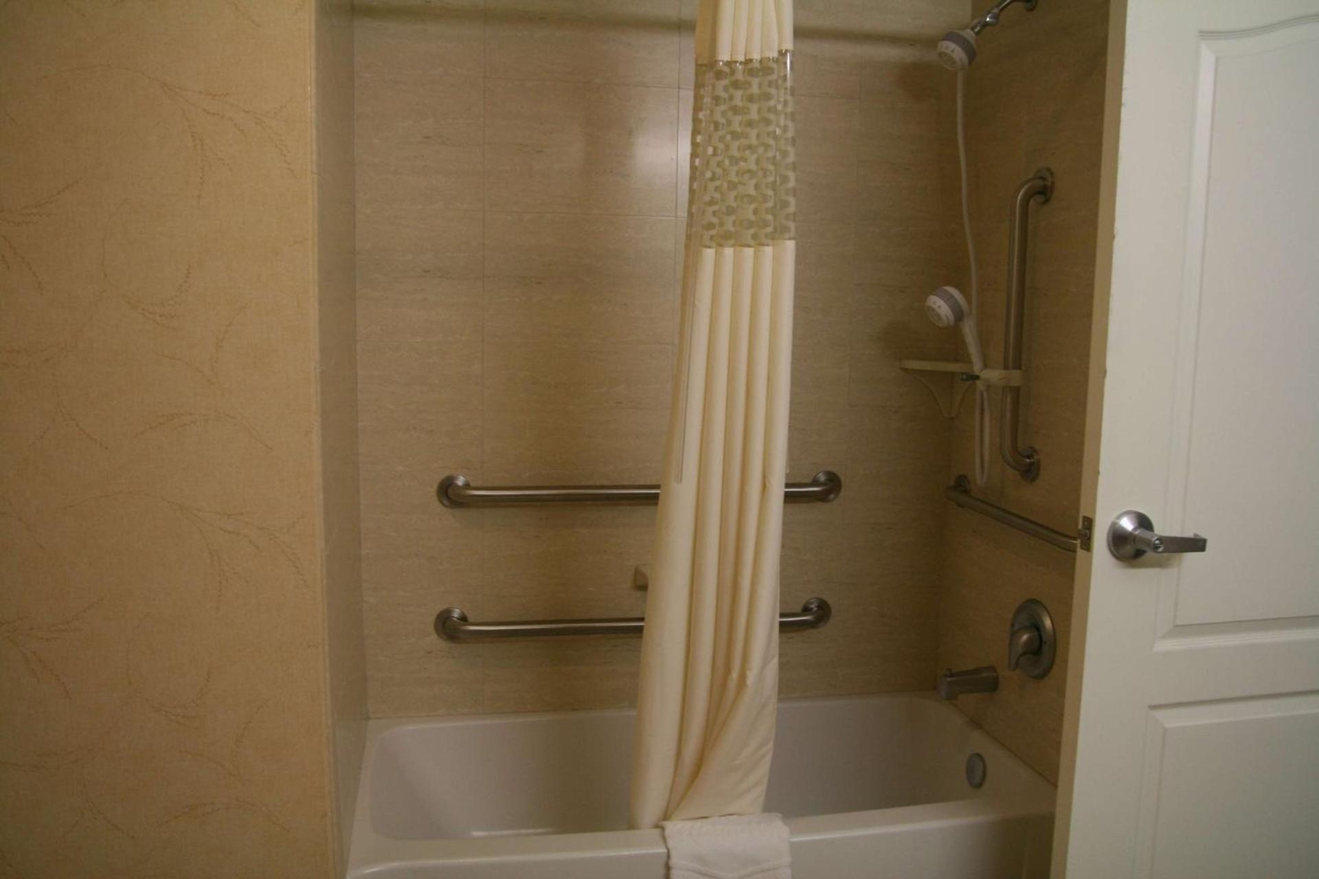 Hawthorn Extended Stay by Wyndham Kilgore photo 15